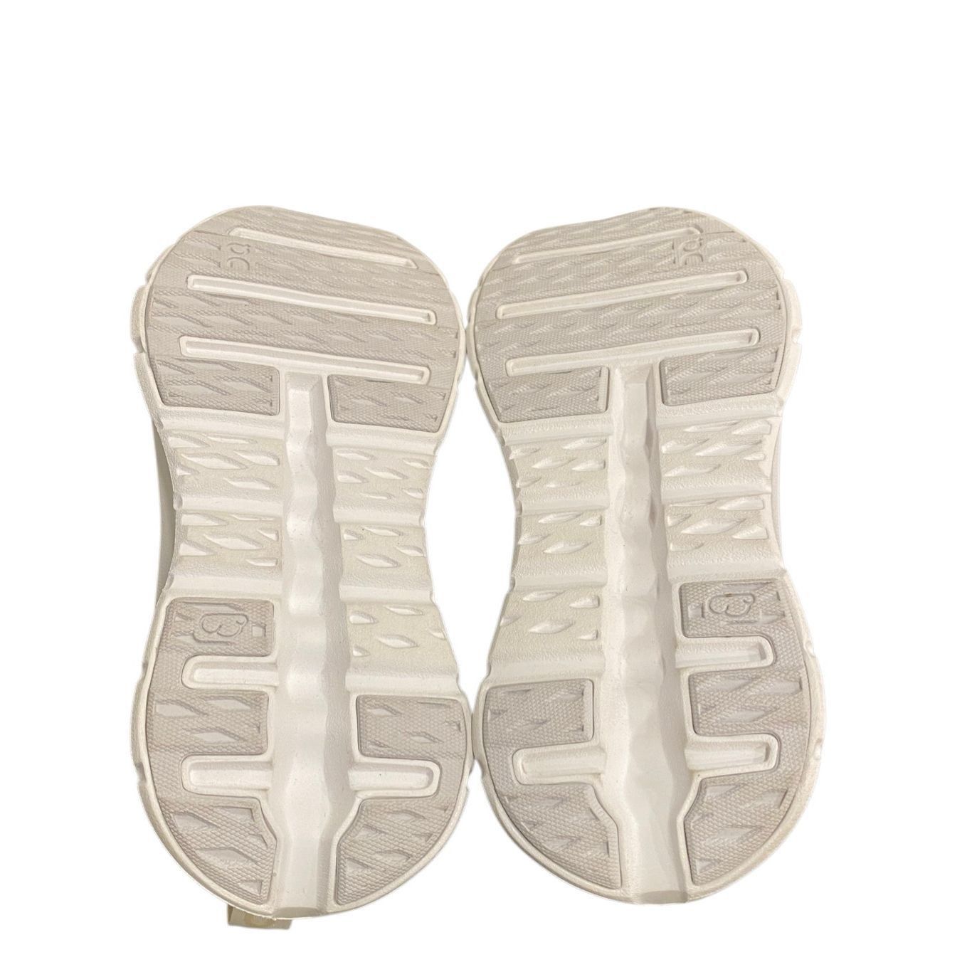On ON X Zendaya Cloudtilt Moon Sneaker in White Size 5 NIB Size US 5 / IT 35 - 10 Thumbnail