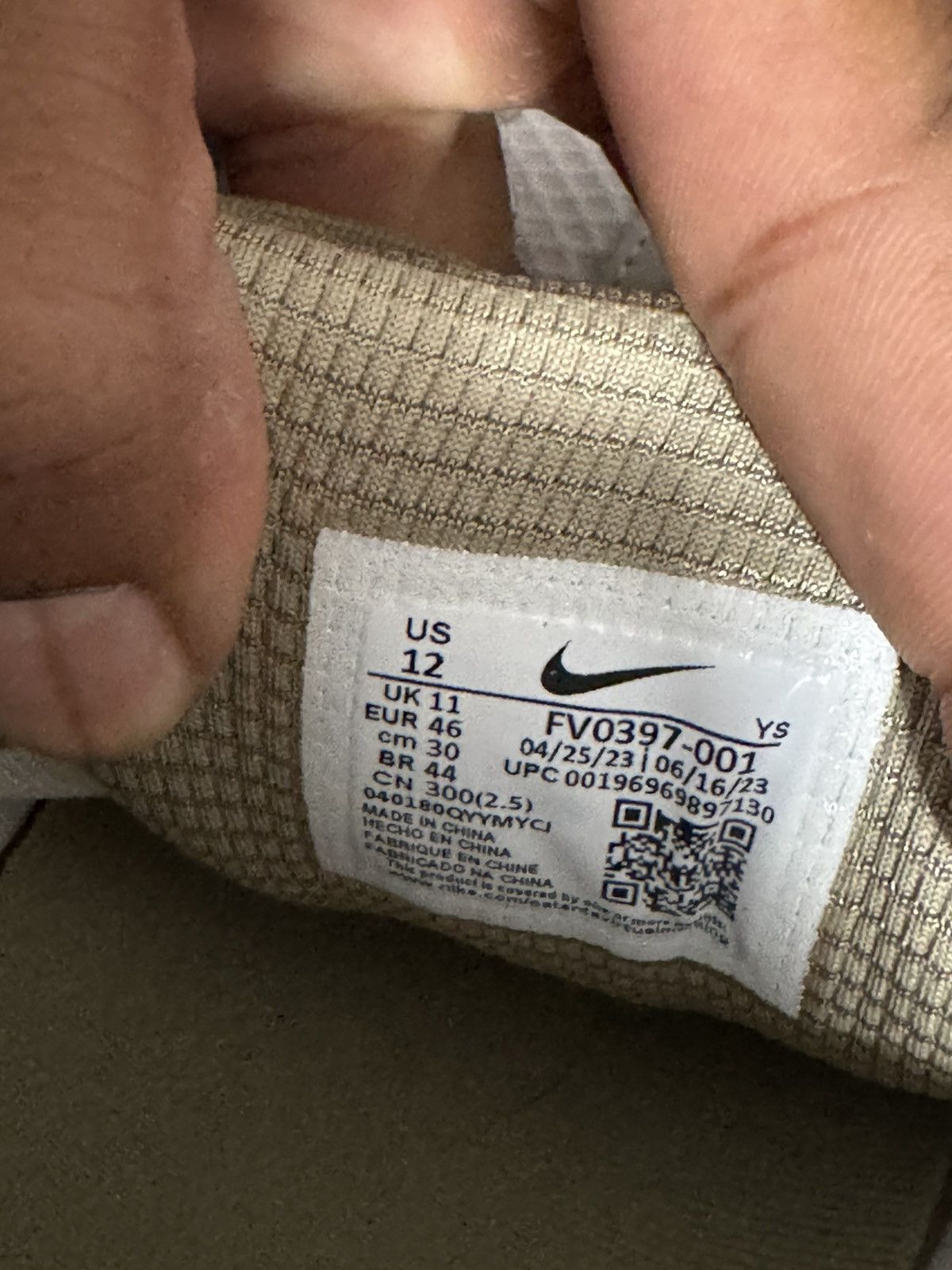 Nike Nike Zoom Vomero 5 Size US 12 / EU 45 - 7 Thumbnail