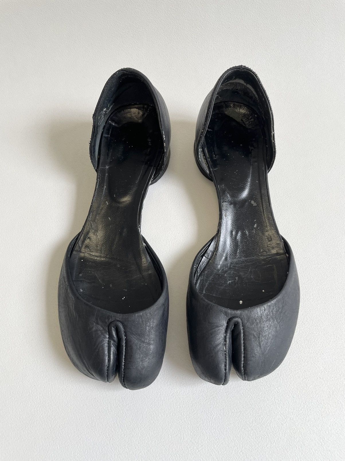 Maison Margiela 1990s Black Painted Mule Tabi Shoes Size US 8 / IT 38 - 6 Thumbnail