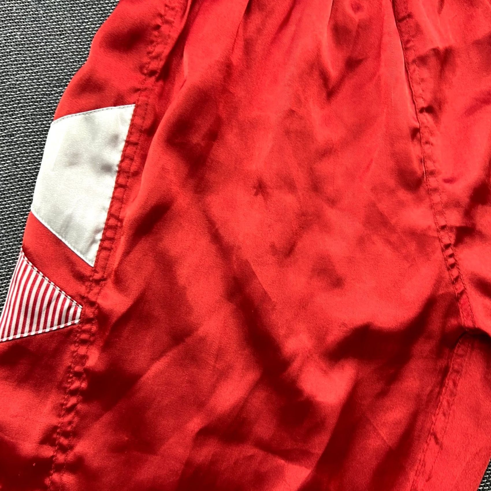 Umbro Vintage Umbro Sprinter Shorts Mens S Small Green Red Shiny Glanz Nylon 90s Athletic Size US 29 - 4 Thumbnail