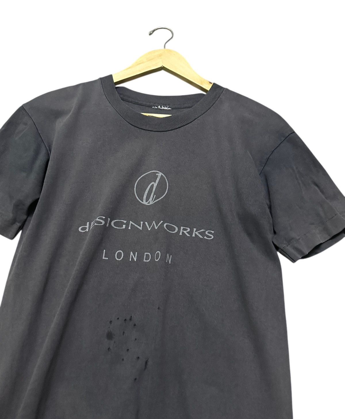 Vintage Vintage designworks London distressed tshirt Size US S / EU 44-46 / 1 - 2 Thumbnail