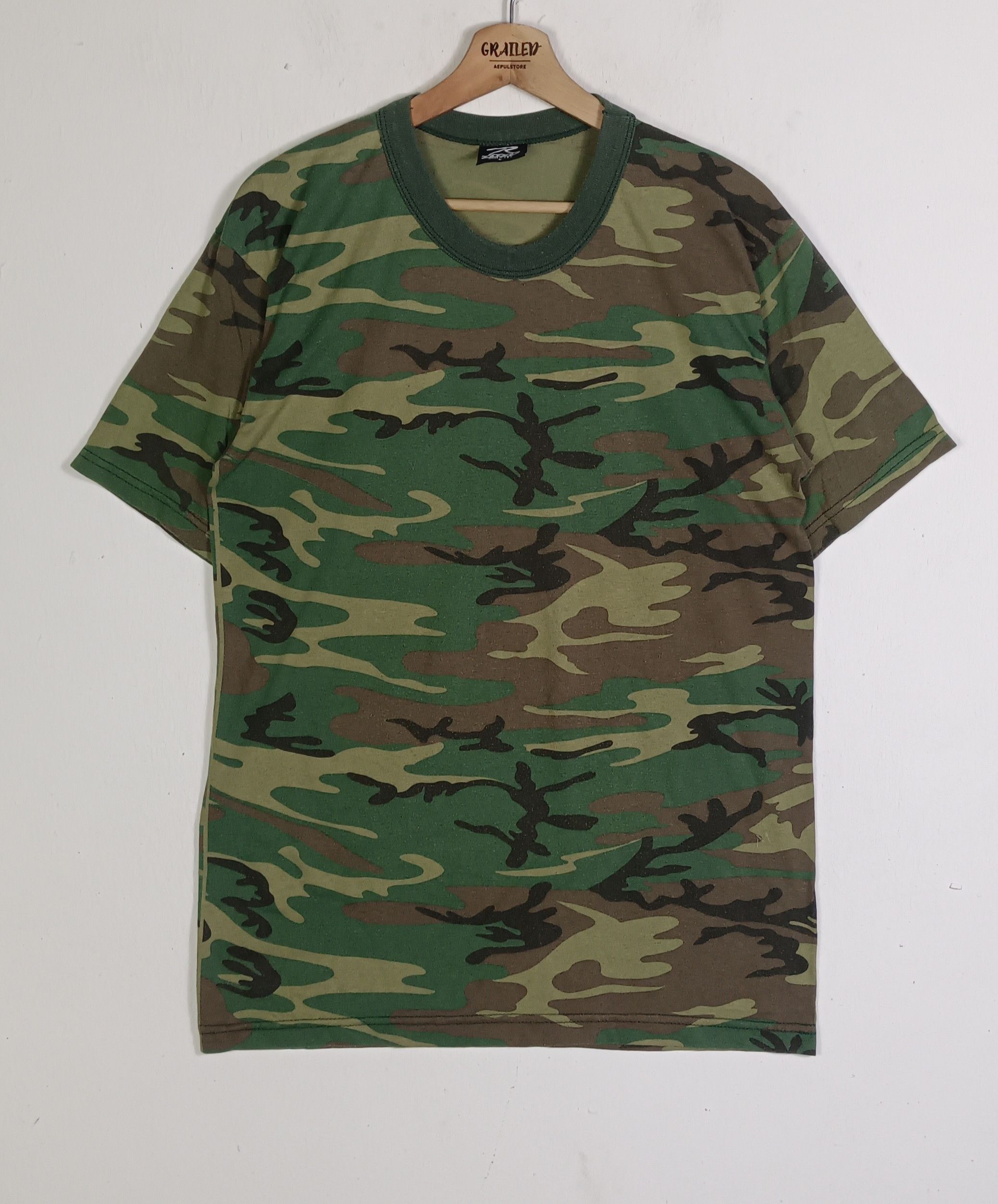 Rothco × Vintage Vintage Rothco Woodland Camo Short Sleeve T Shirt Size US L / EU 52-54 / 3 - 1 Thumbnail