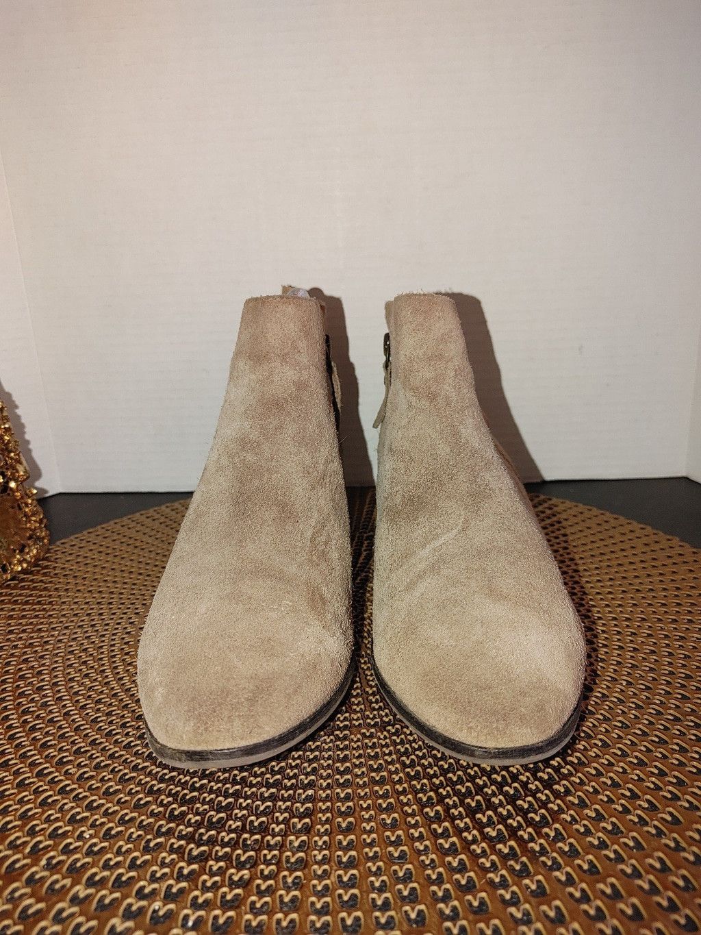 Vince Camuto Vince Camuto Tricera Suede Ankle Booties Size 8.5M Size US 8.5 / IT 38.5 - 2 Thumbnail