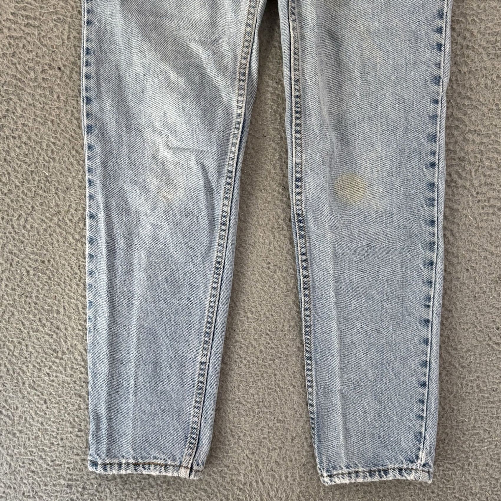 Levi's VINTAGE Levi's Jeans 512 Slim 25x30 Womens 7 Light Wash 90s USA Denim Jeans Mens Girls Size 28" / US 6 / IT 42 - 2 Thumbnail