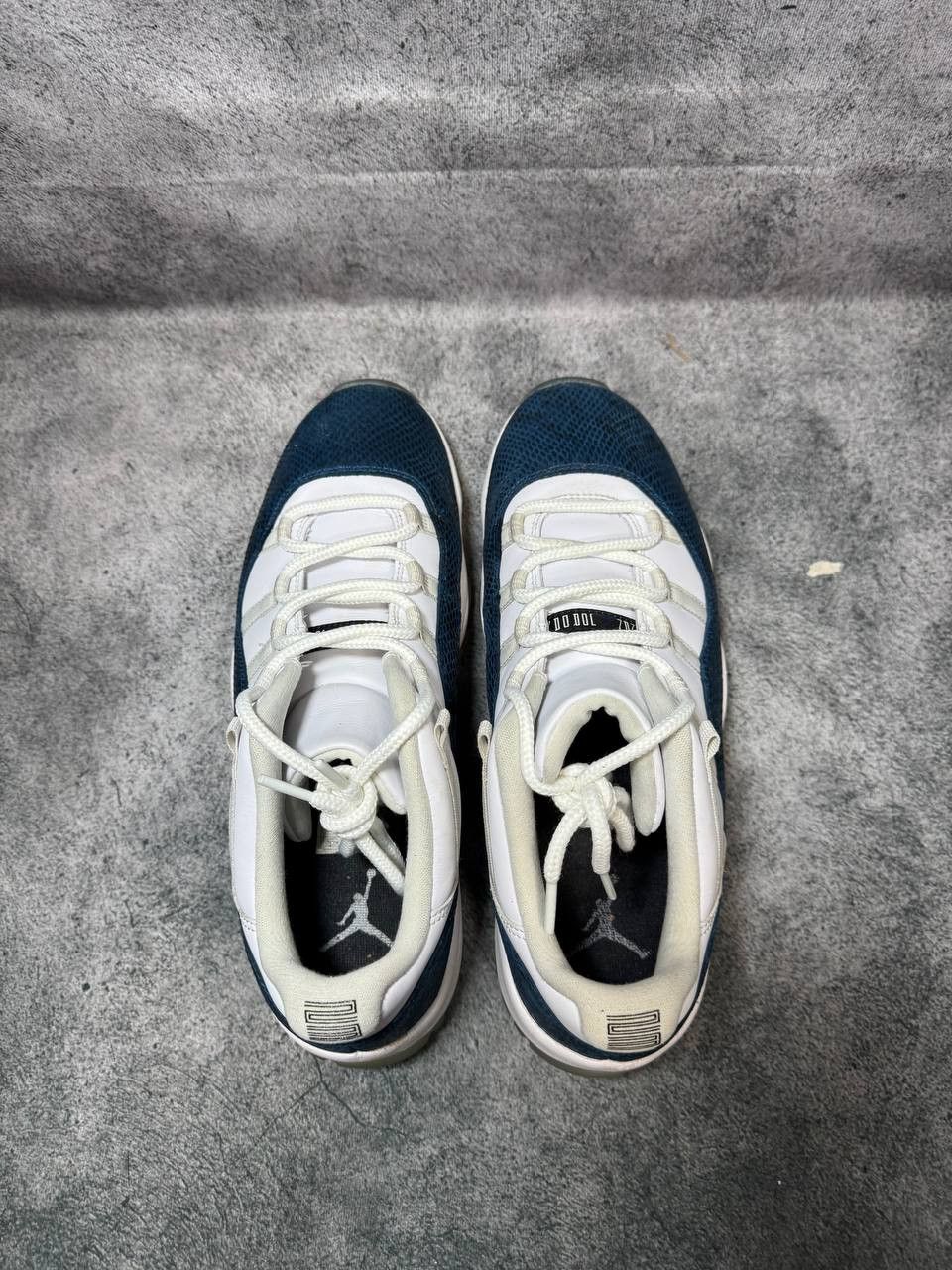 Jordan Brand Size 12.5 | Jordan 11 Snakeskin Low No Box | Pre-Owned Size US 12.5 / EU 45-46 - 4 Thumbnail
