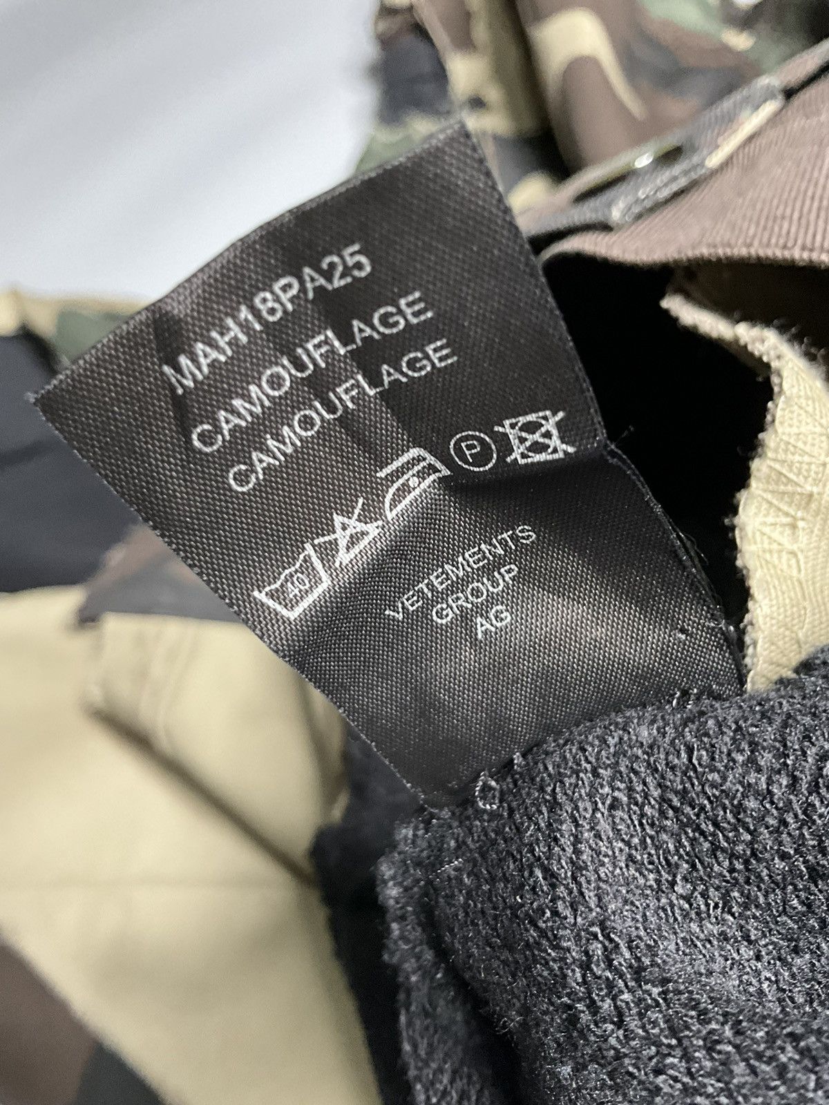 Vetements Vetements FW 17 Commando Pants Size US 29 - 16 Thumbnail