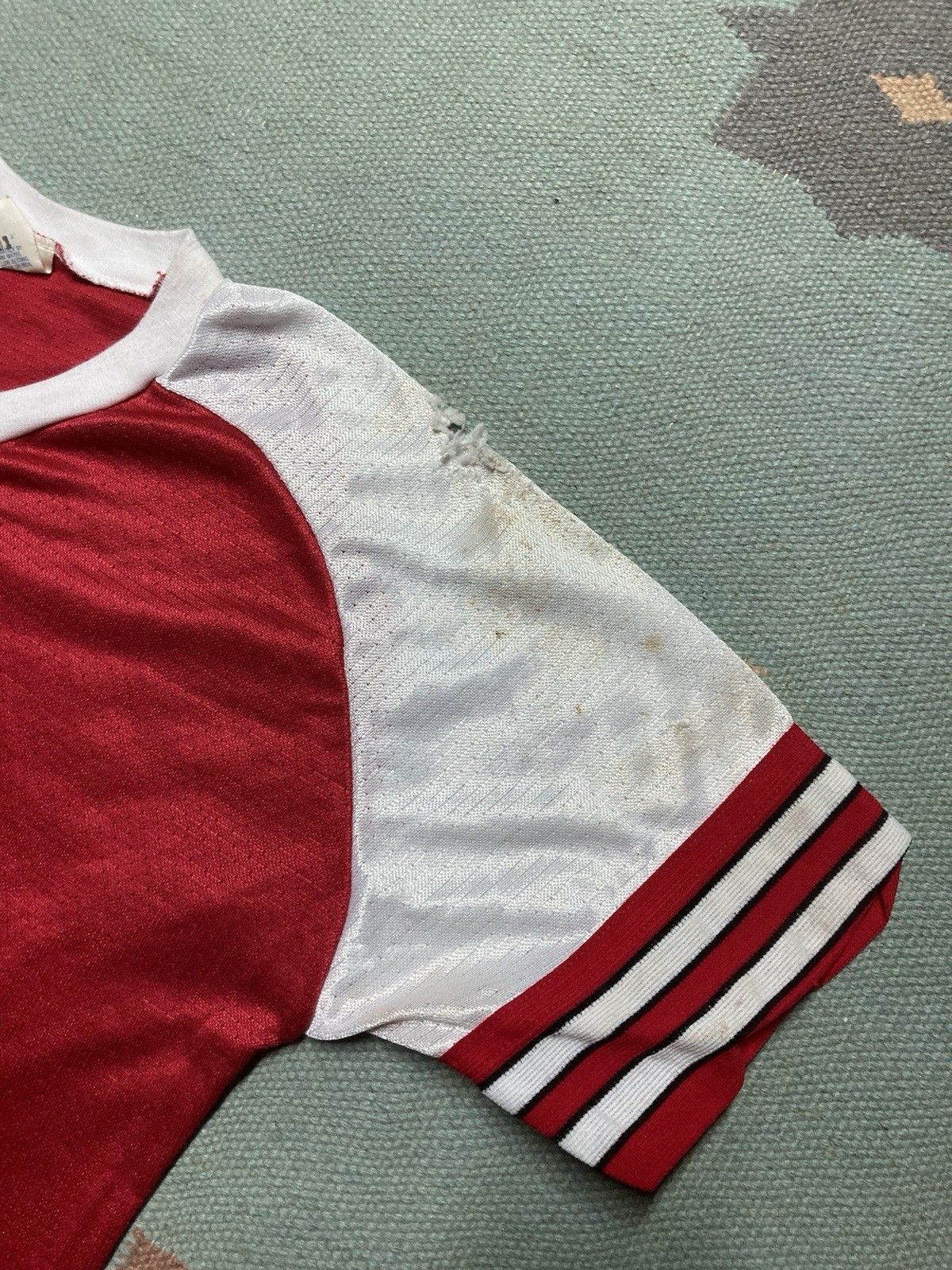 Vintage 70s 80s mesh jersey t shirt football red stripe distressed L Size US L / EU 52-54 / 3 - 3 Thumbnail