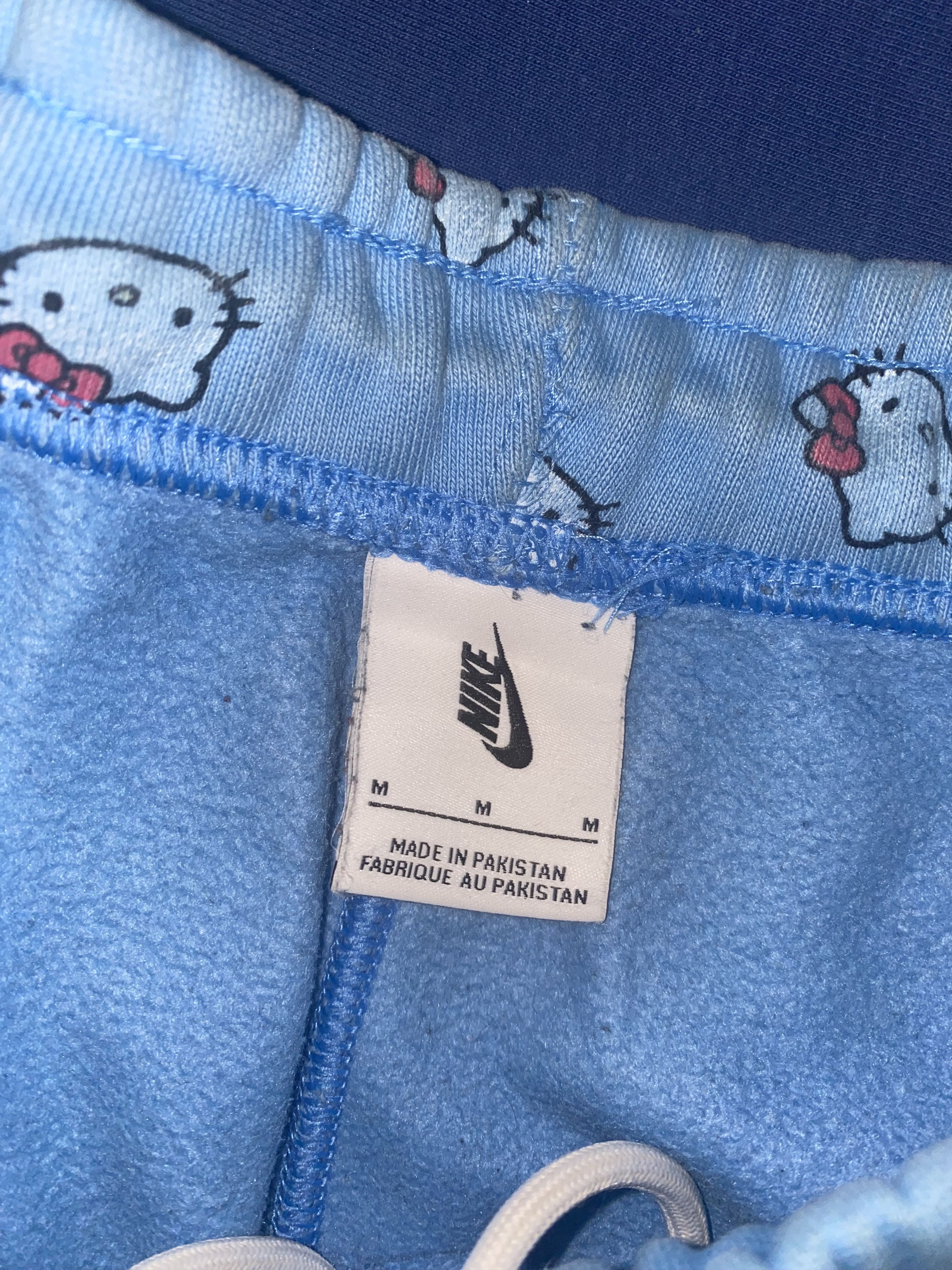 Nike Nike x Hello Kitty Trackpants Size US 30 / EU 46 - 4 Thumbnail