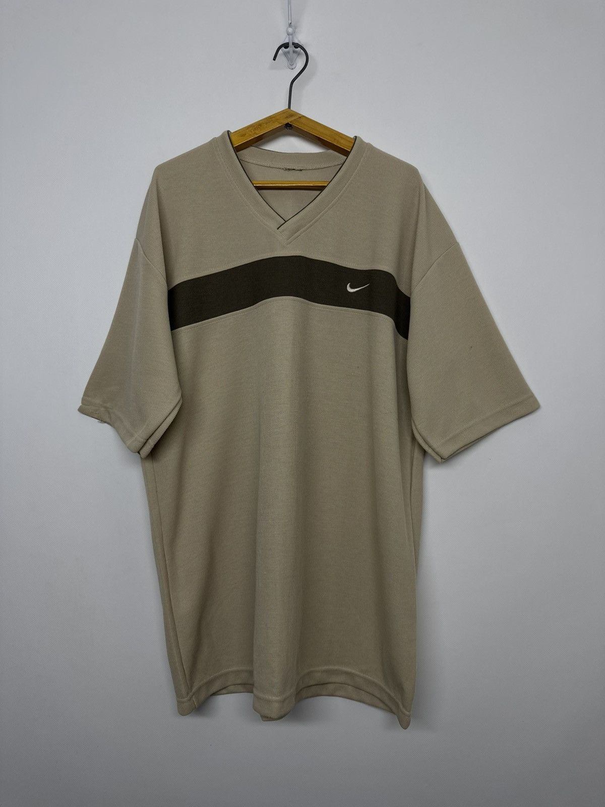 Nike Vintage Y2k Nike Swoosh Logo T-Shirt Size US L / EU 52-54 / 3 - 1 Thumbnail