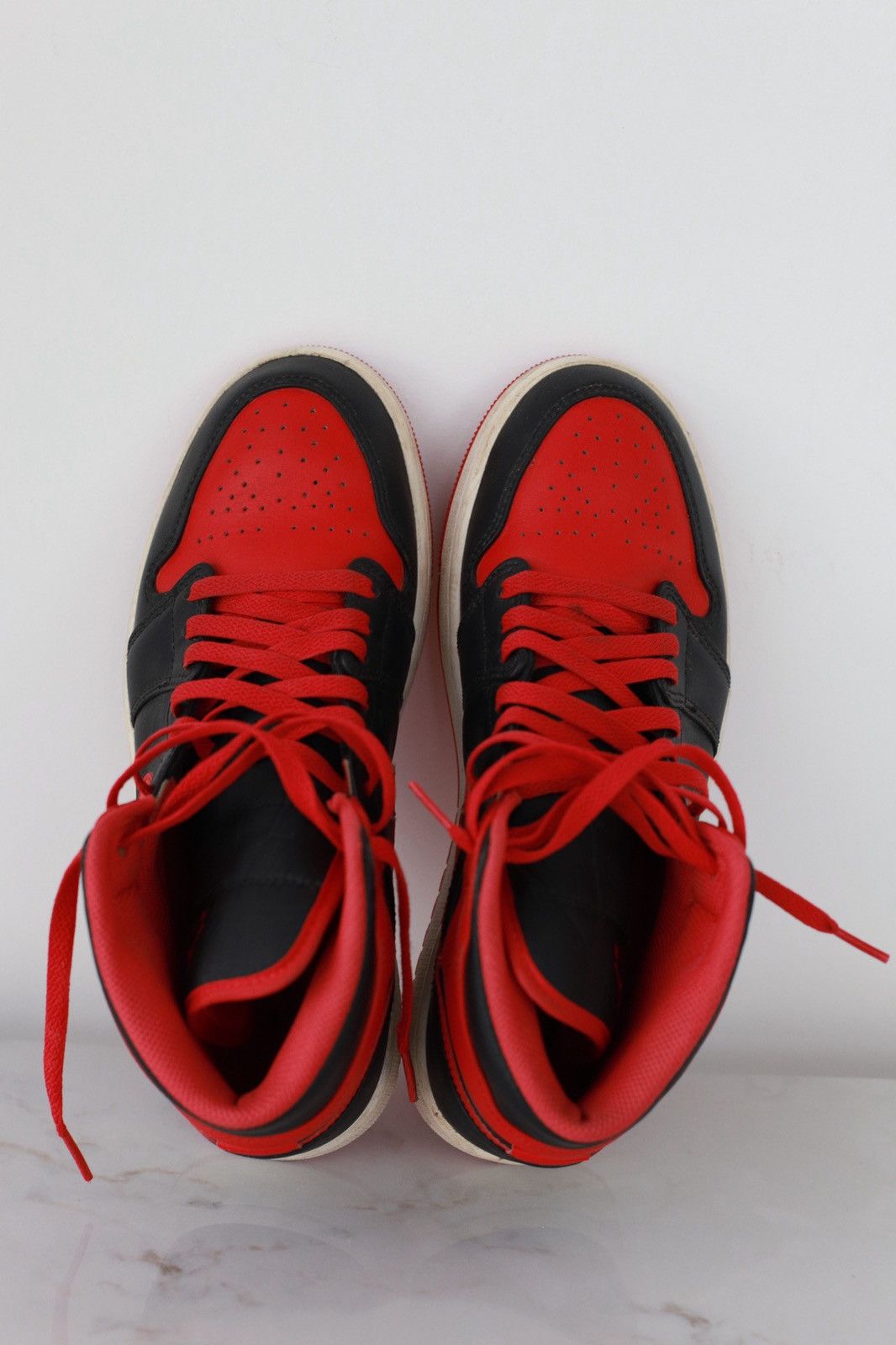 Nike Кросівки Nike Air Jordan 1 Retro High Розмір Black & red Size US 8 / EU 41 - 12 Thumbnail