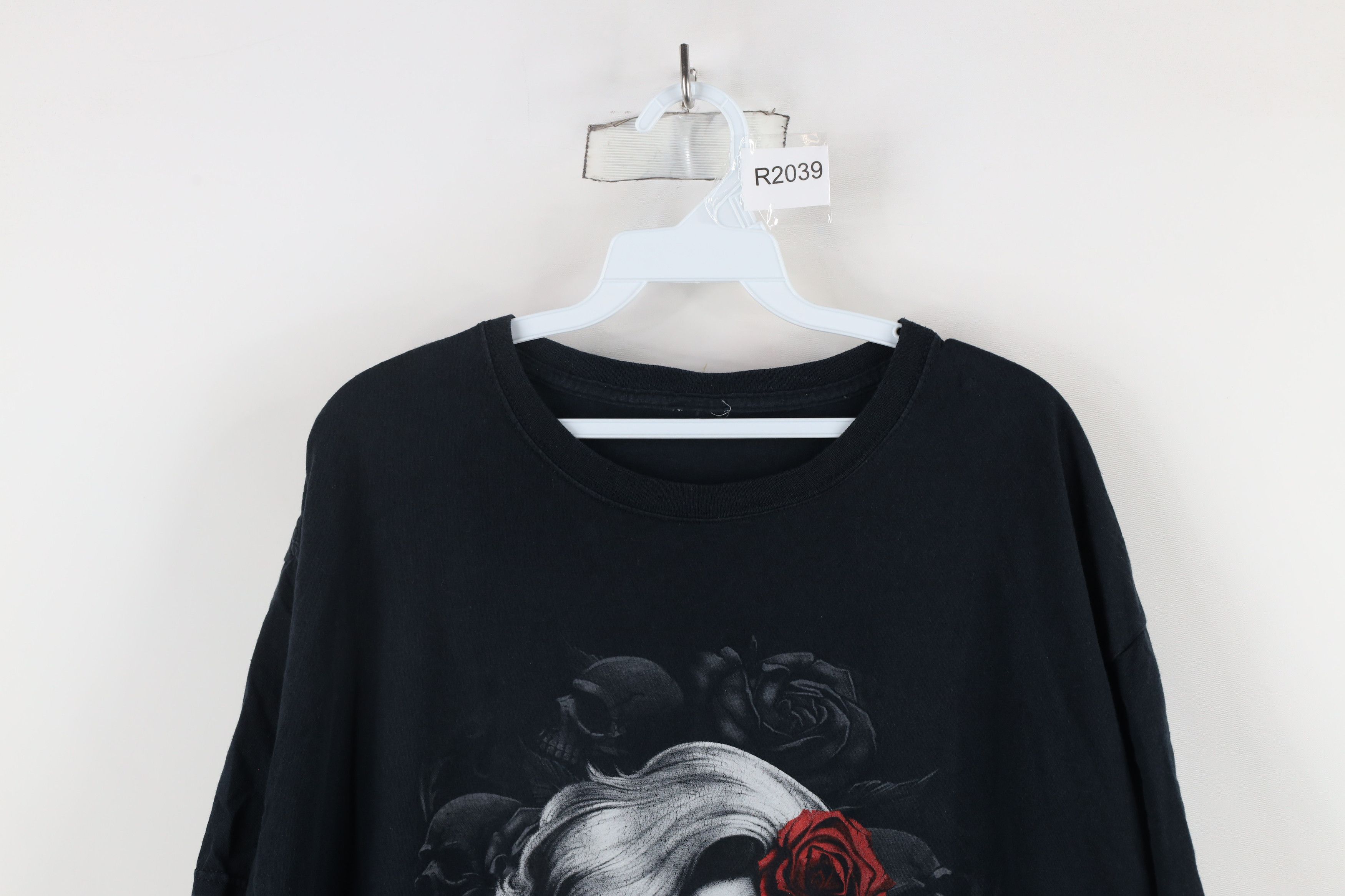 Vintage Vintage Y2K Streetwear Skeleton Pinup Girl UFC MMA T-Shirt Size US XL / EU 56 / 4 - 2 Thumbnail
