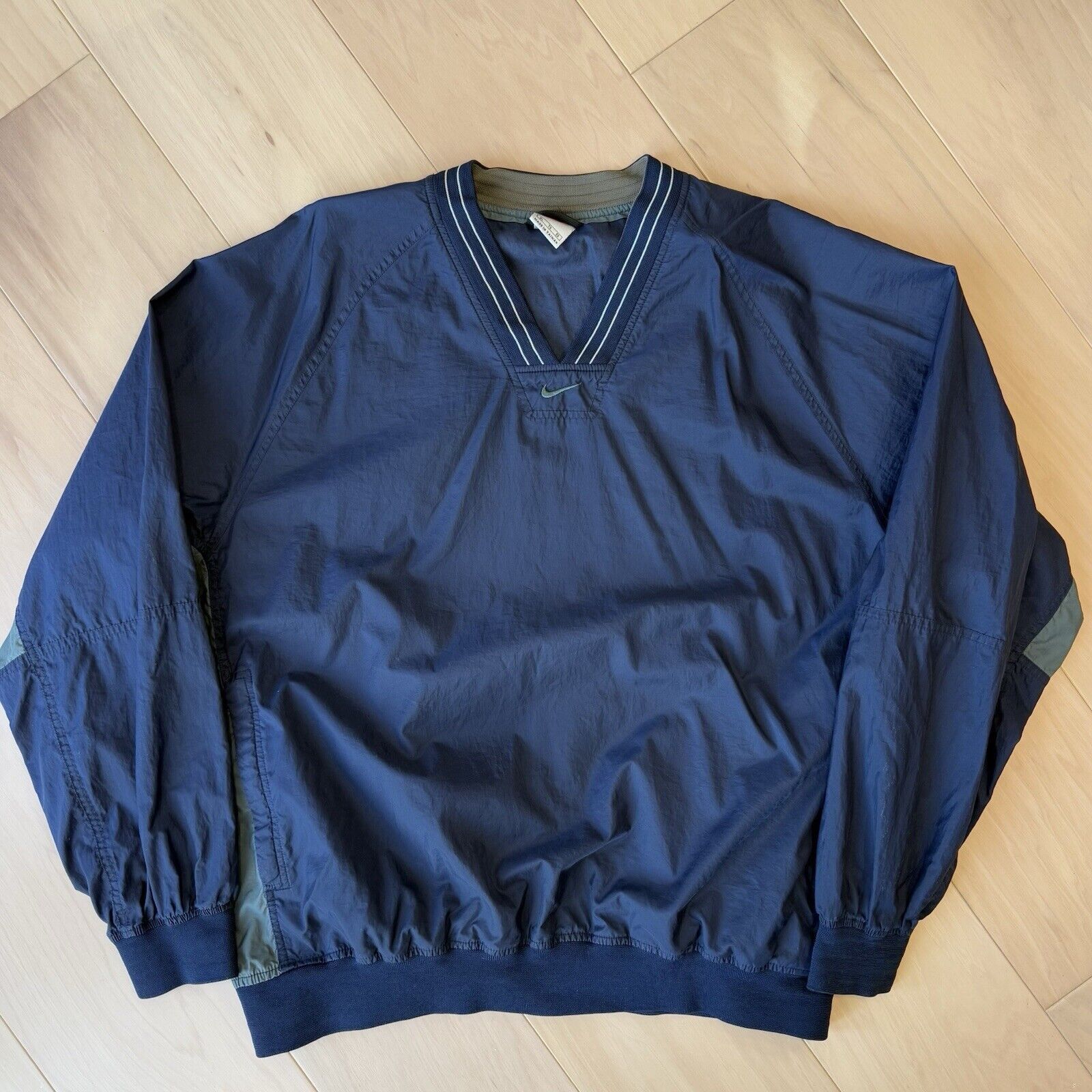 Nike × Vintage Vintage Nike Center Swoosh Sweatshirt XL Navy 90s Nylon Size US XL / EU 56 / 4 - 2 Thumbnail