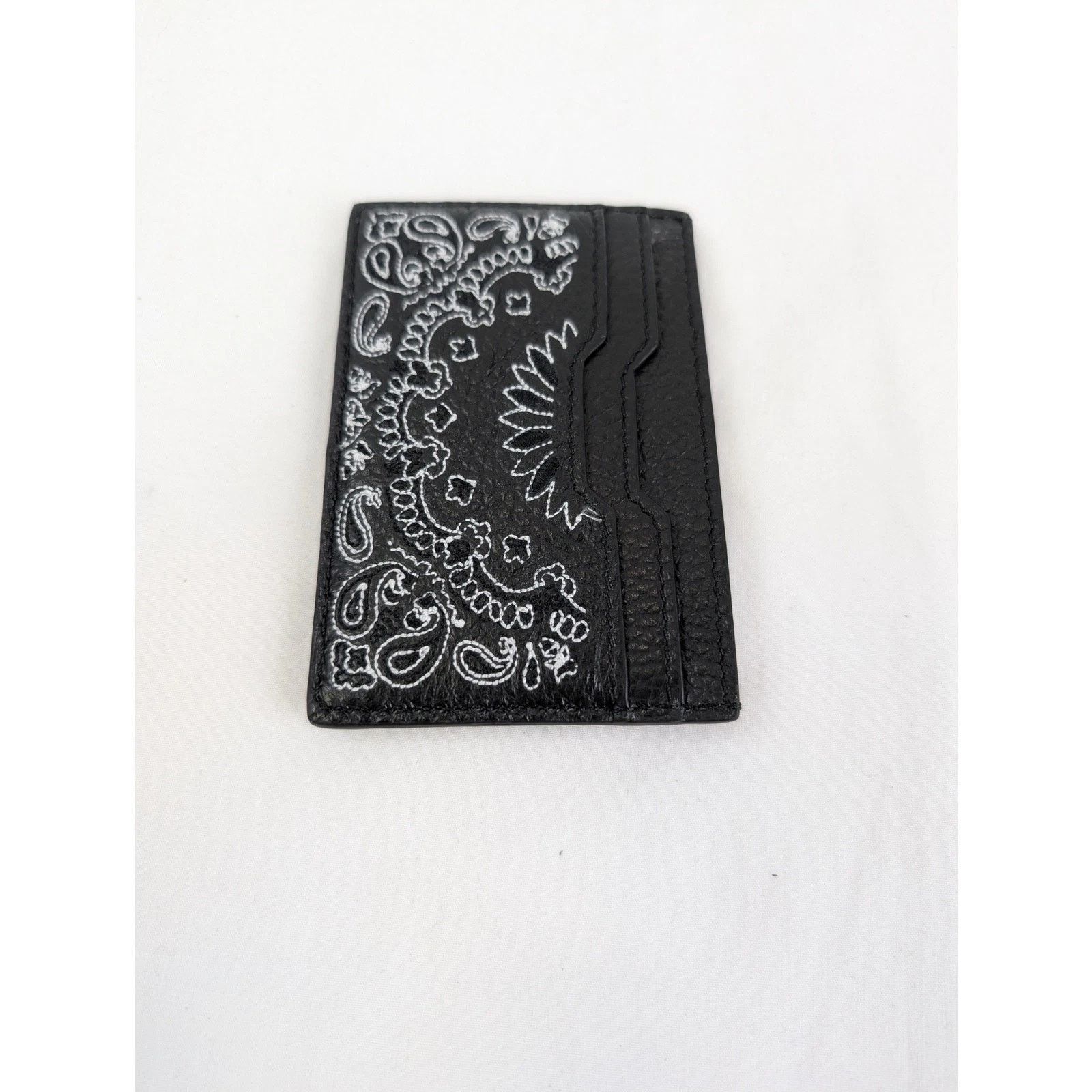 Amiri o1rshd1 Q:2 / Size:OS / Pebbled Bandana Card Holder in Black Size ONE SIZE - 4 Thumbnail