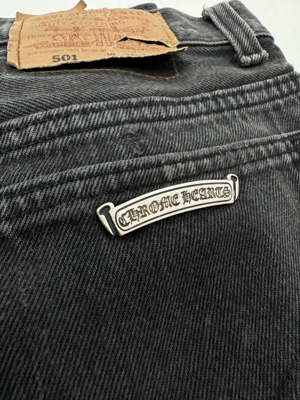 Chrome Hearts CHROME HEARTS BLACK LEATHER CROSS PATCH GREY LEVIS JEANS Size US 32 / EU 48 - 15 Thumbnail