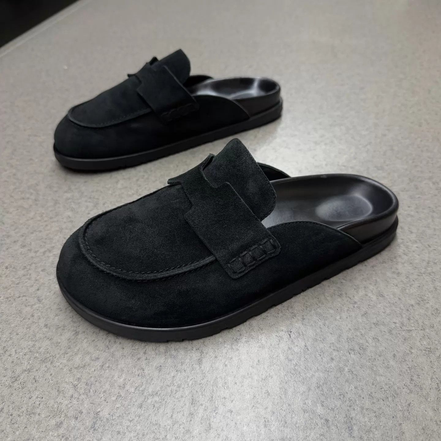 Hermes Hermes Black Mule Slippers 42.5 Excellent Condition Size US 9.5 / EU 42-43 - 1 Thumbnail