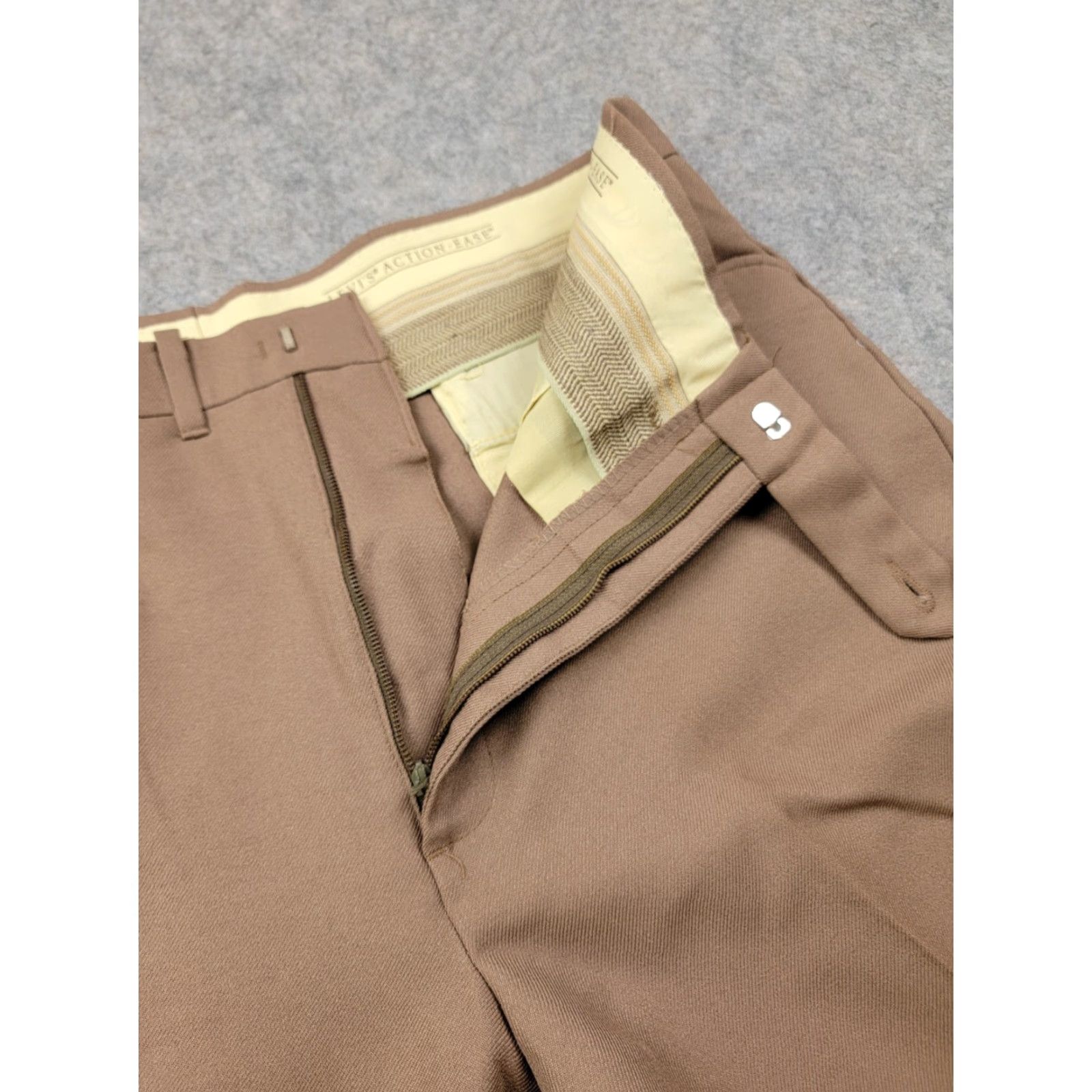 Levi's Levis Pants Mens 38x32 Brown Action Slacks Sta Prest Pleated Vintage Size US 38 / EU 54 - 7 Thumbnail