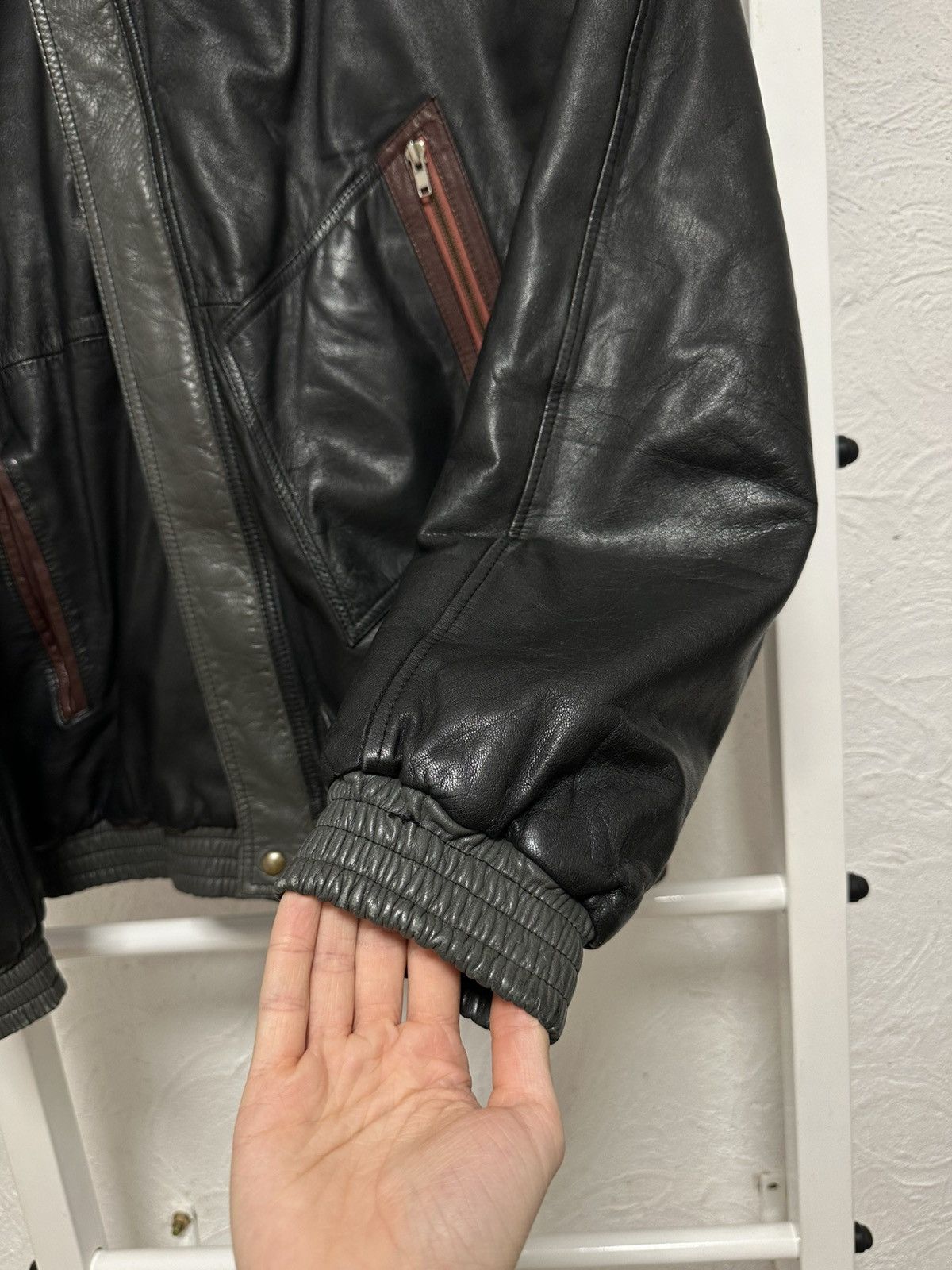 Vintage Vintage 90s Oversized Black Distressed Leather Jacket L size Size US L / EU 52-54 / 3 - 3 Thumbnail