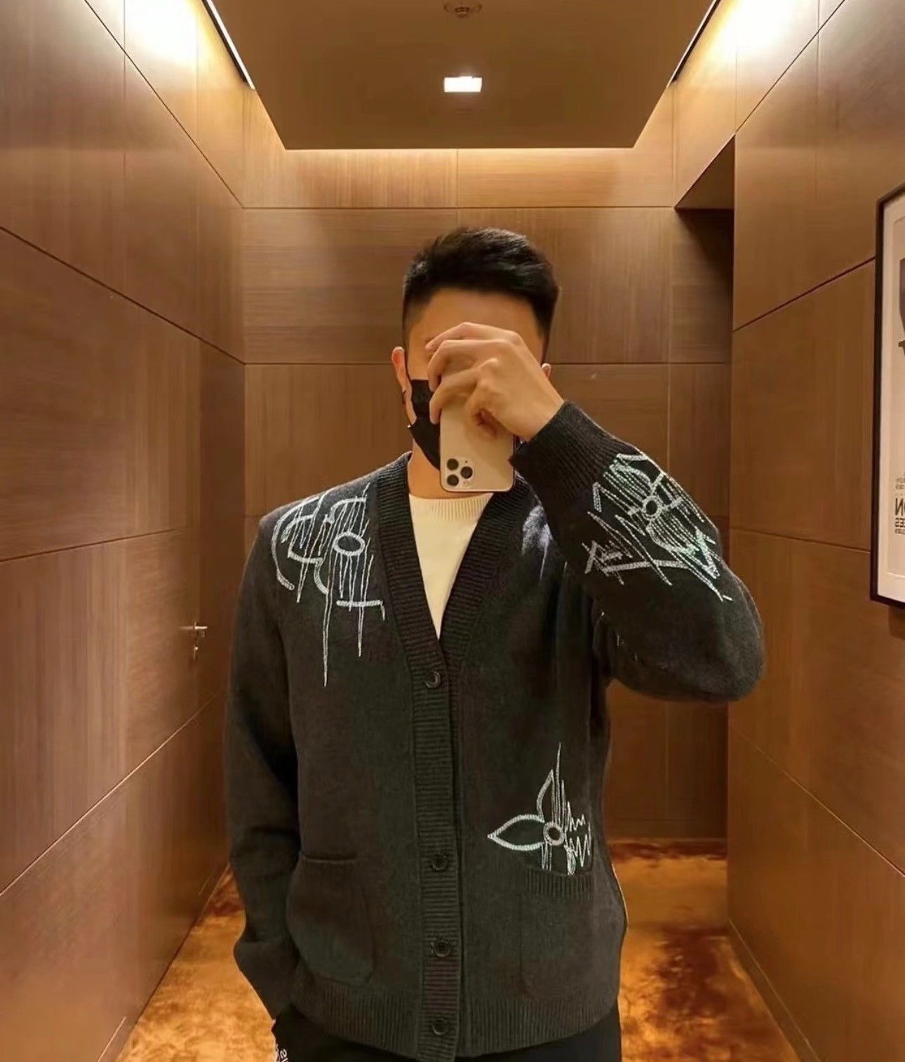 Louis Vuitton Louis Vuitton Embroidered Three-Flower Knit Cardigan Size US XXS / EU 40 - 7 Thumbnail