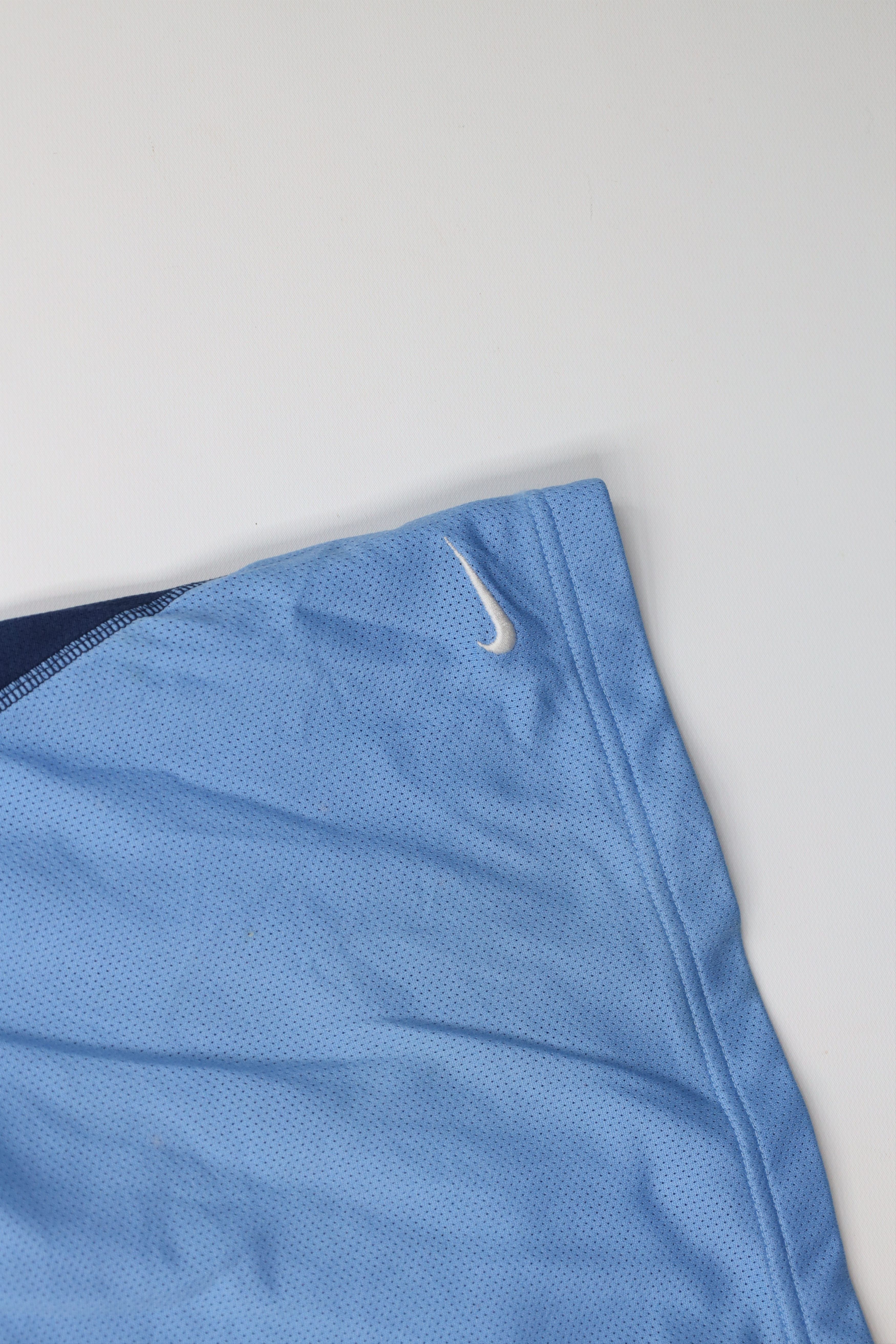 Nike Vintage Nike Mini Swoosh University of North Carolina Shorts Size US 34 / EU 50 - 6 Thumbnail