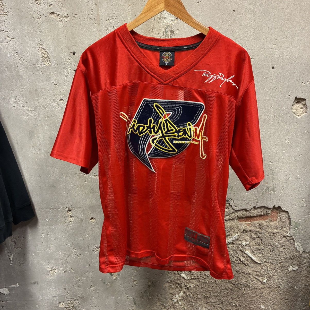 Dirty Denim Ruff Ryders シャツ Ruff Ryders Dirty Denim T Shirt (Size L) NWT — RootsBK