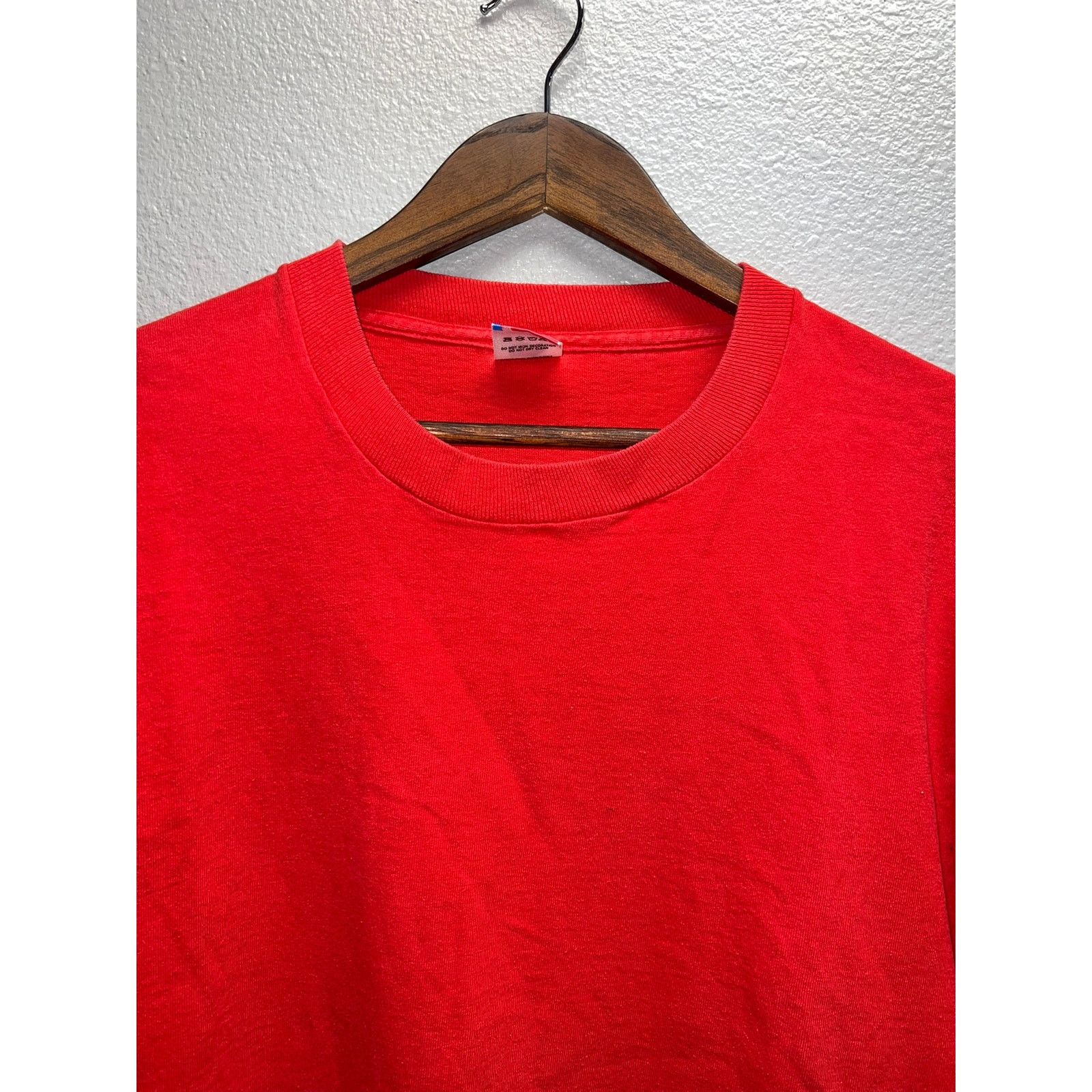 Fruit Of The Loom 90s Vintage Fruit Of The Loom Red Blank Shirt Tee VTG Large Size US L / EU 52-54 / 3 - 3 Thumbnail