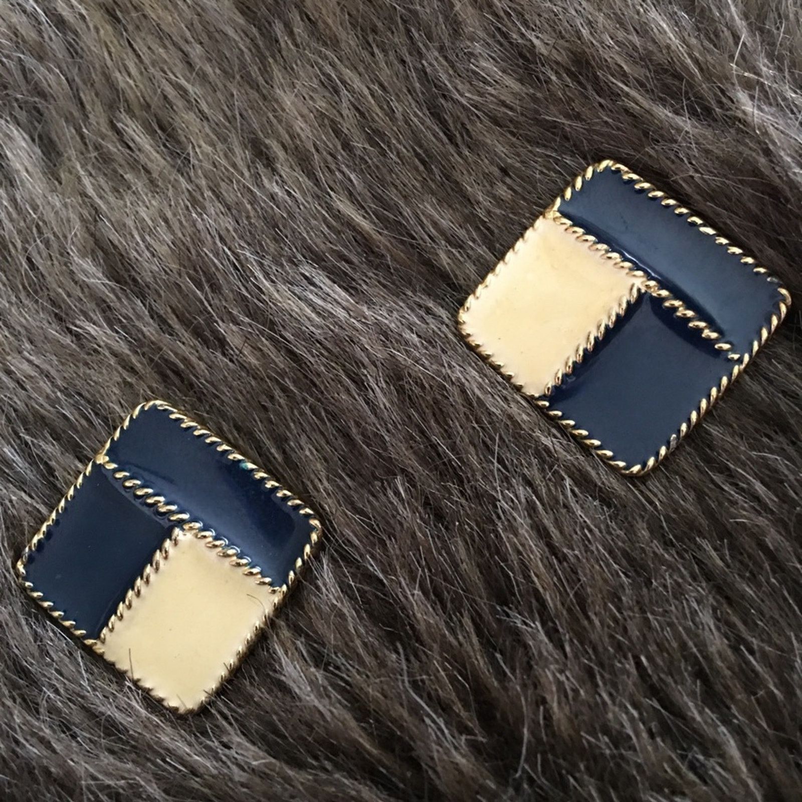 Vintage Vintage 70s navy & cream enamel pierced earrings Size ONE SIZE - 3 Thumbnail