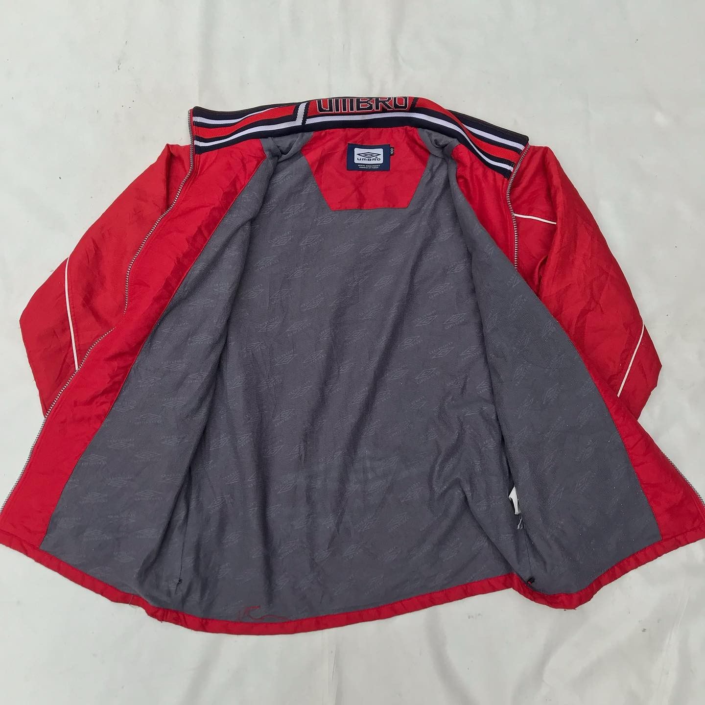 Umbro Vintage Umbro Edition Pro Trainning Iconic Sportswear Size US L / EU 52-54 / 3 - 3 Thumbnail