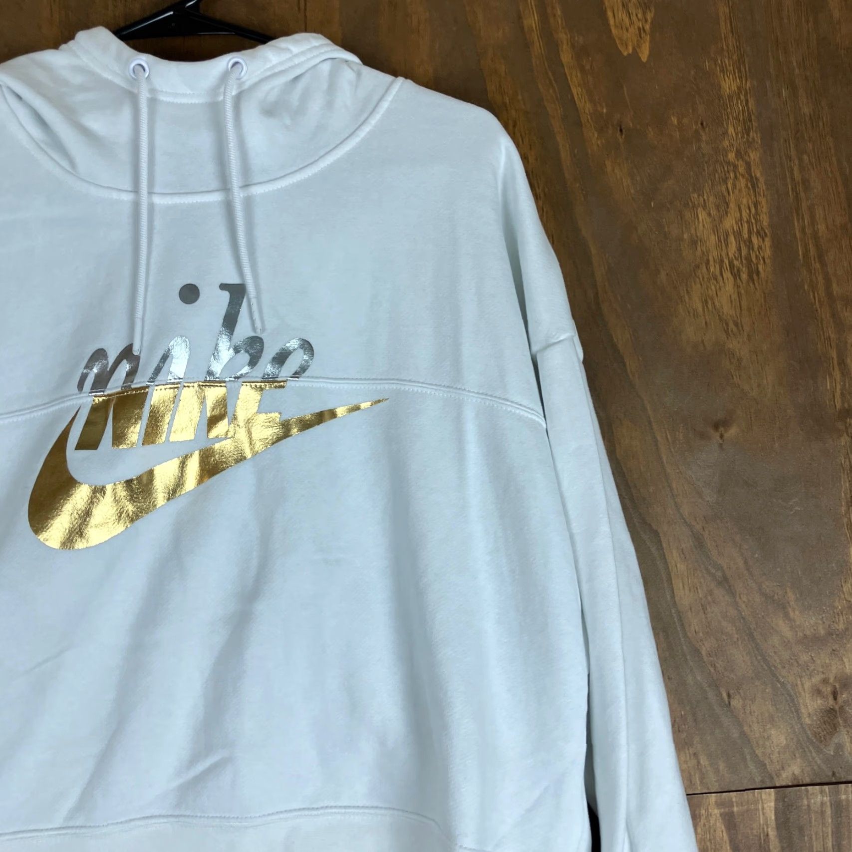 Nike Nike Womens Hoodie White Metallic Logo Pullover Cropped Oversized Stretch Large Size L / US 10 / IT 46 - 5 Thumbnail