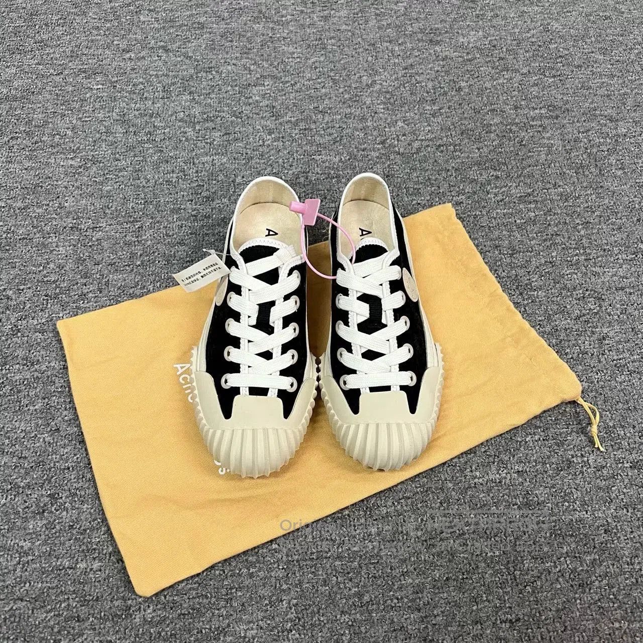 Acne Studios Acne Studios Biscuit Casual Shoes. Size US 6 / IT 36 - 3 Thumbnail
