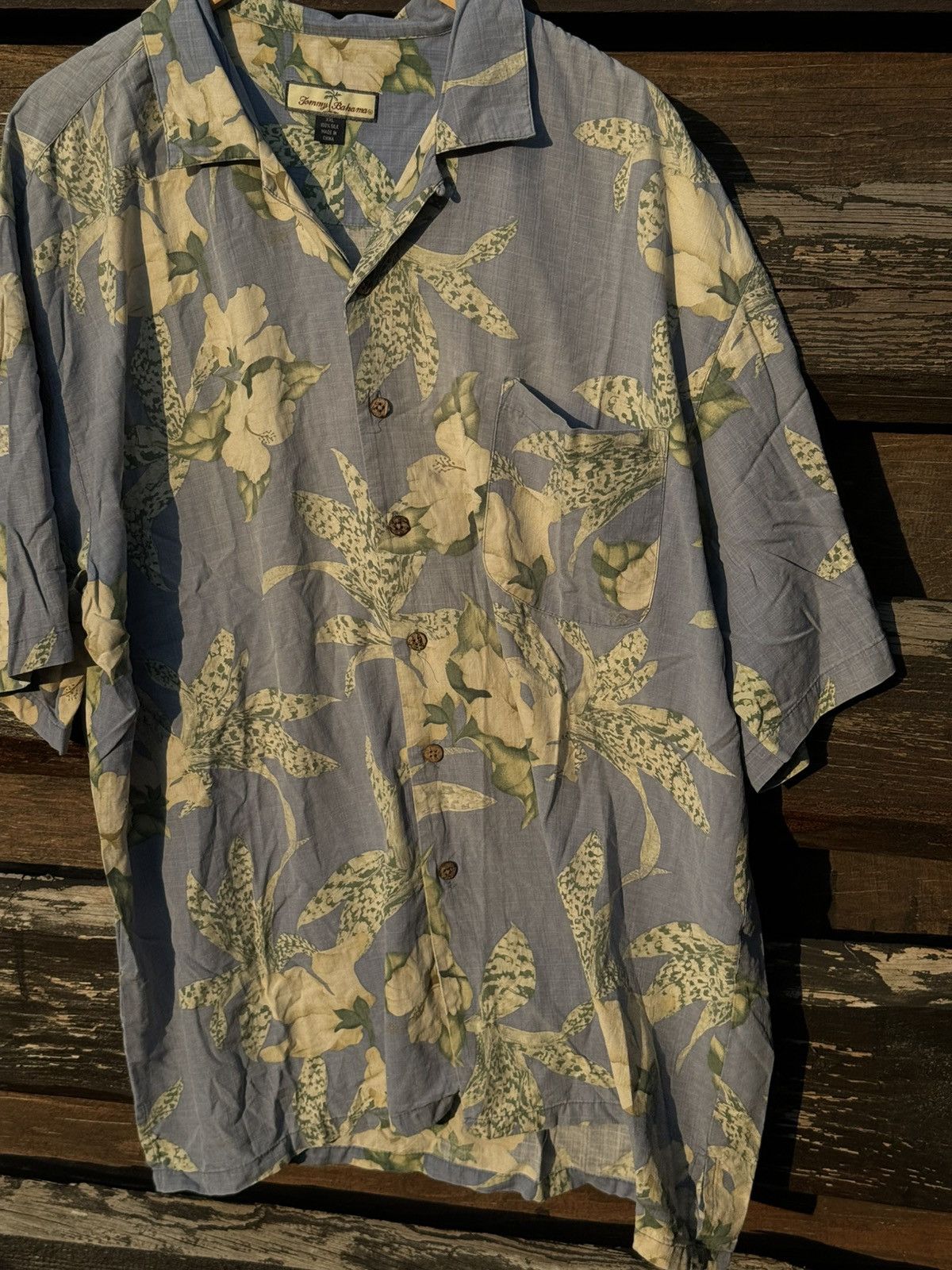 Tommy Bahama 100% Silk Tommy Bahama Flowers Hawaii Shirt Size US XXL / EU 58 / 5 - 8 Thumbnail