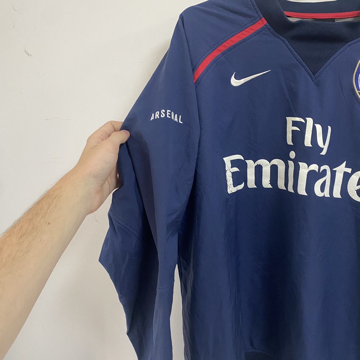 Nike NIKE ARSENAL FLY EMIRATES SWOOSH VINTAGE JERSEY Size US L / EU 52-54 / 3 - 5 Thumbnail