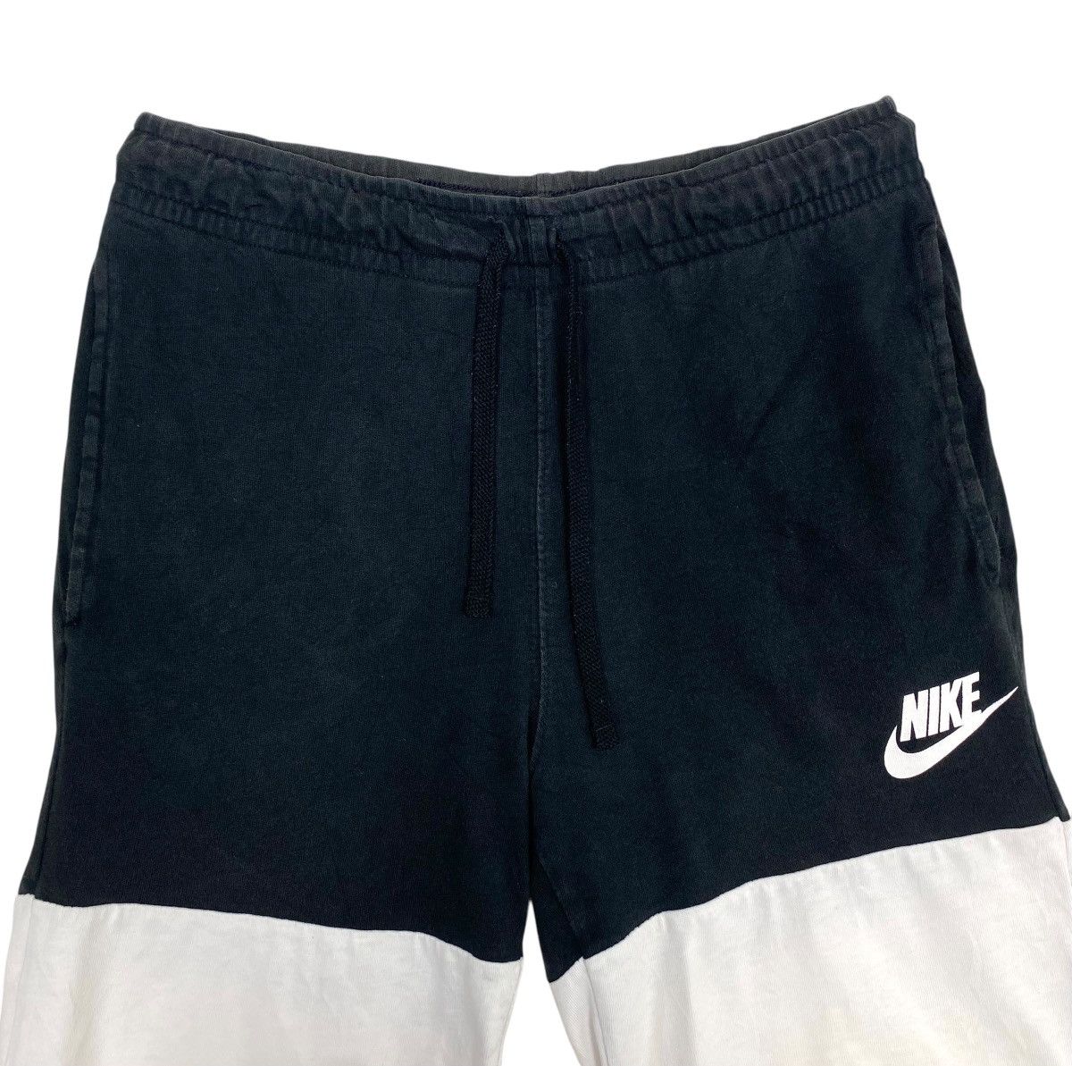 Nike Rare‼️ Nike Sweat Short Pants Small Logo Size US 28 / EU 44 - 2 Thumbnail