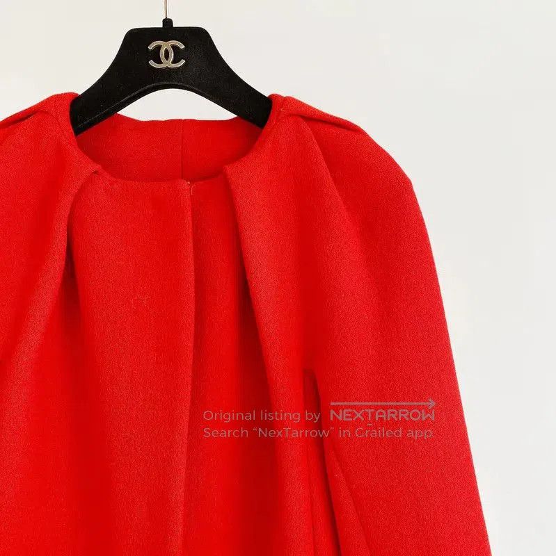Max Mara MaxMara Women's Red Wool Coat for Spring and Autumn . Size XS / US 0-2 / IT 36-38 - 1 Thumbnail