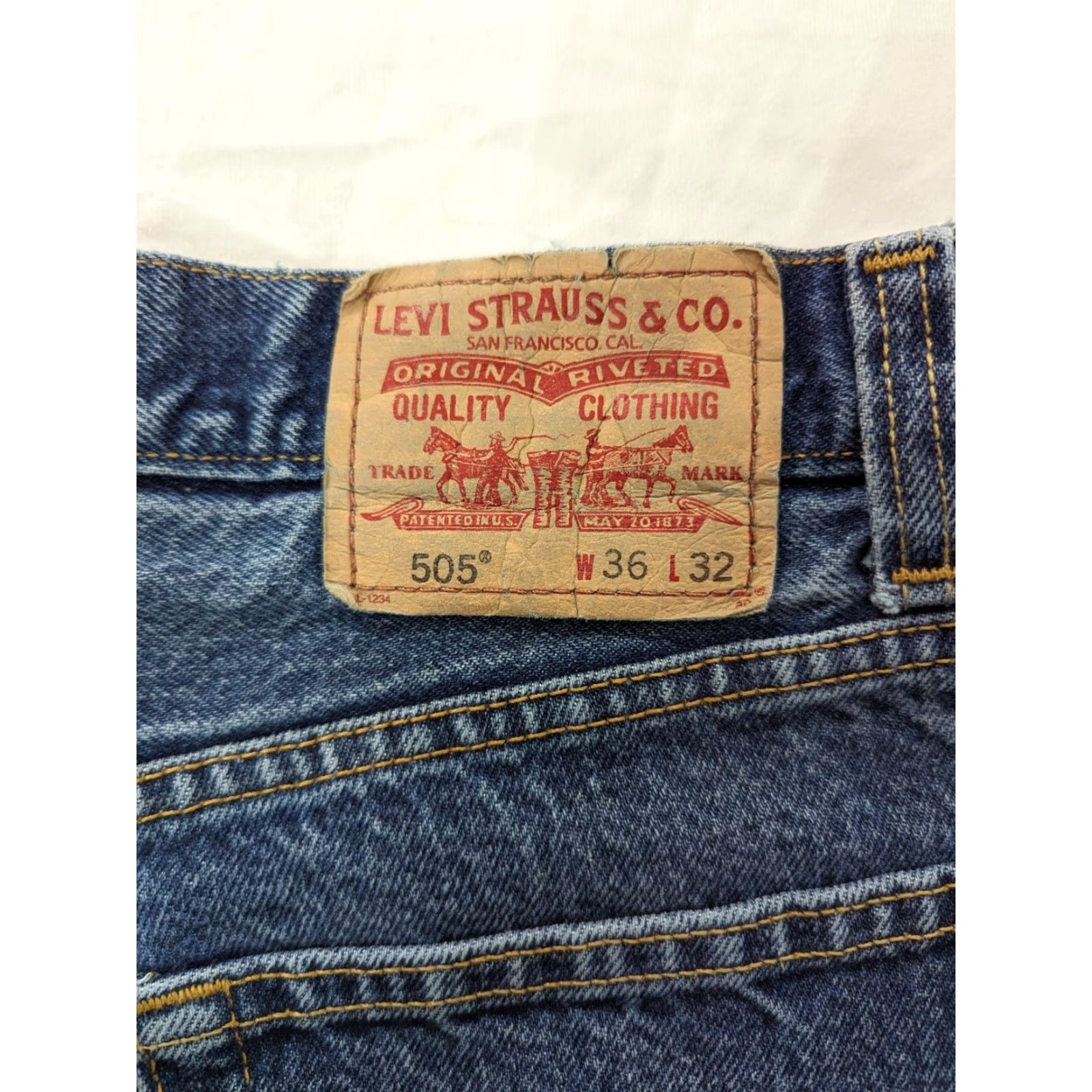 Levi's Levi's 505 Jeans Size 36x32 Medium Wash Regular Fit Distressed Denim 2000s M5M Mens Jeans Size US 36 / EU 52 - 3 Thumbnail