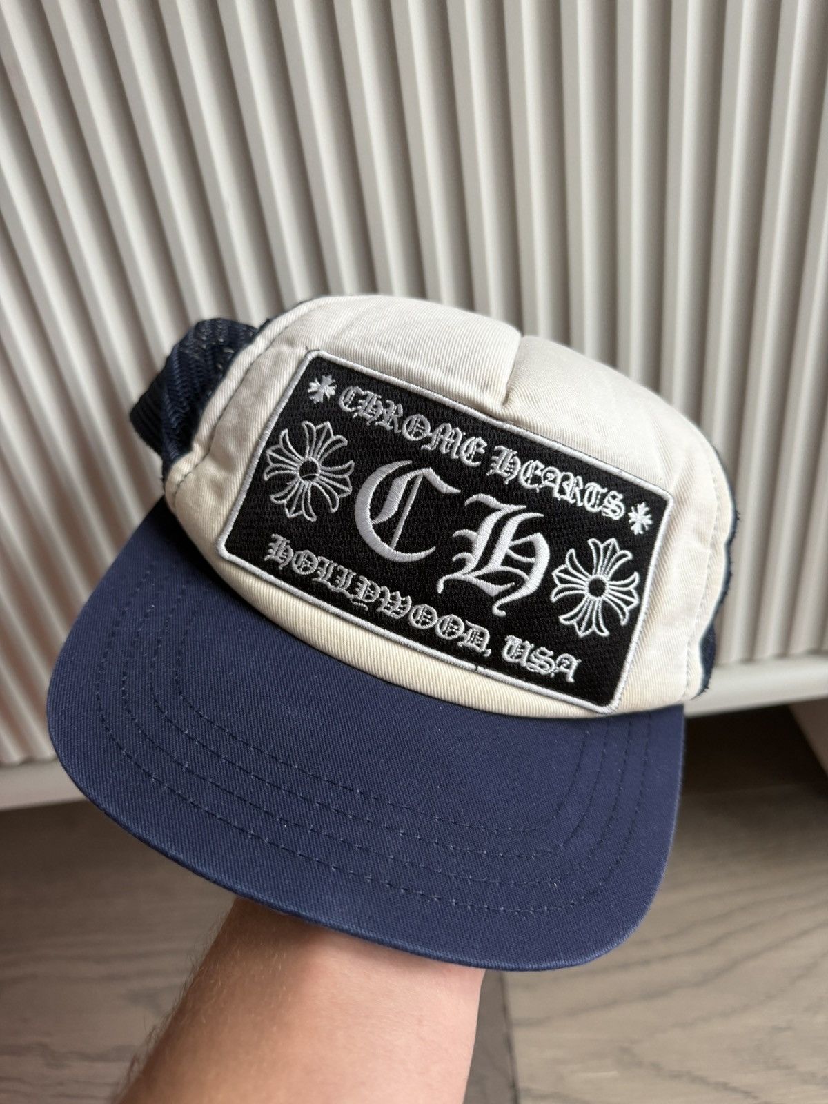 Chrome Hearts Chrome Hearts CH Hollywood Trucker White/Navy Size ONE SIZE - 1 Thumbnail