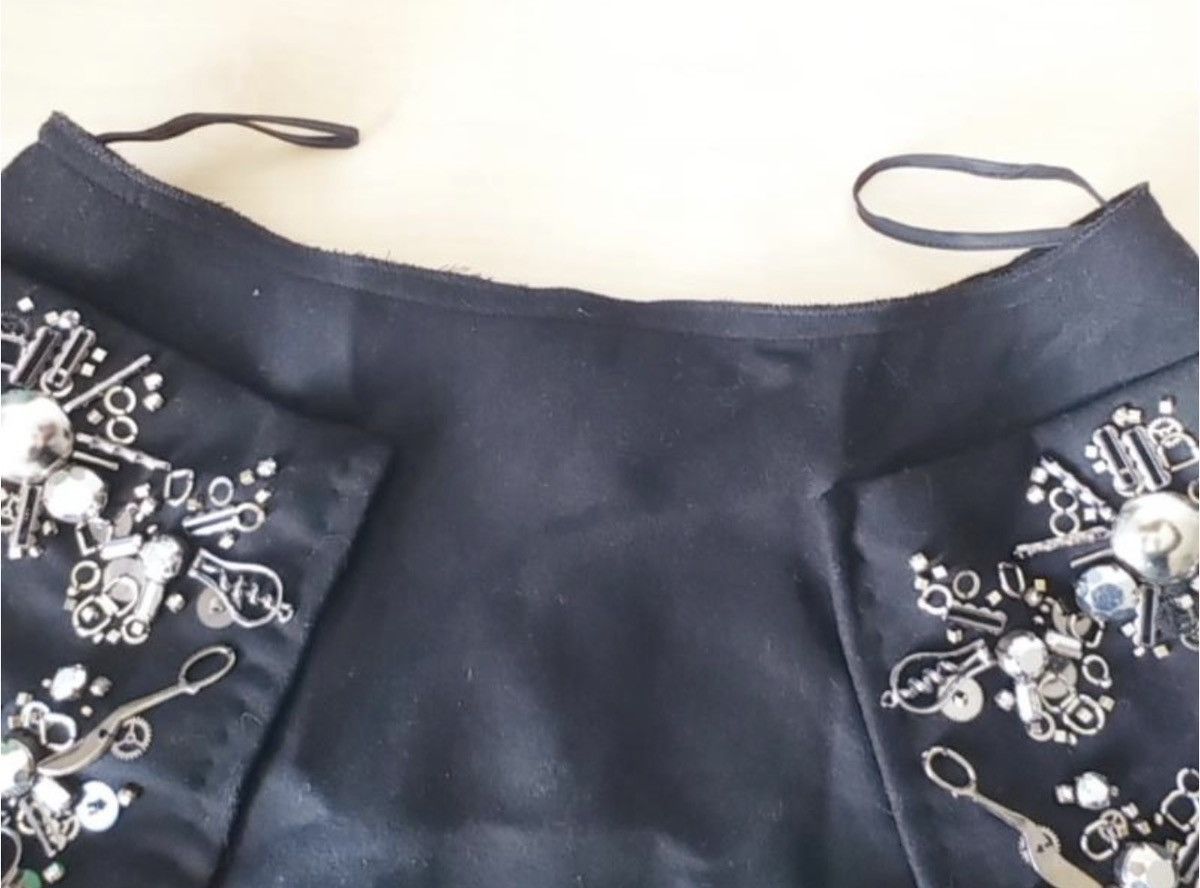 Prada PRADA FW2006 Embellished Wool Skirt Charms Vintage crystals Size 28" / US 6 / IT 42 - 7 Thumbnail