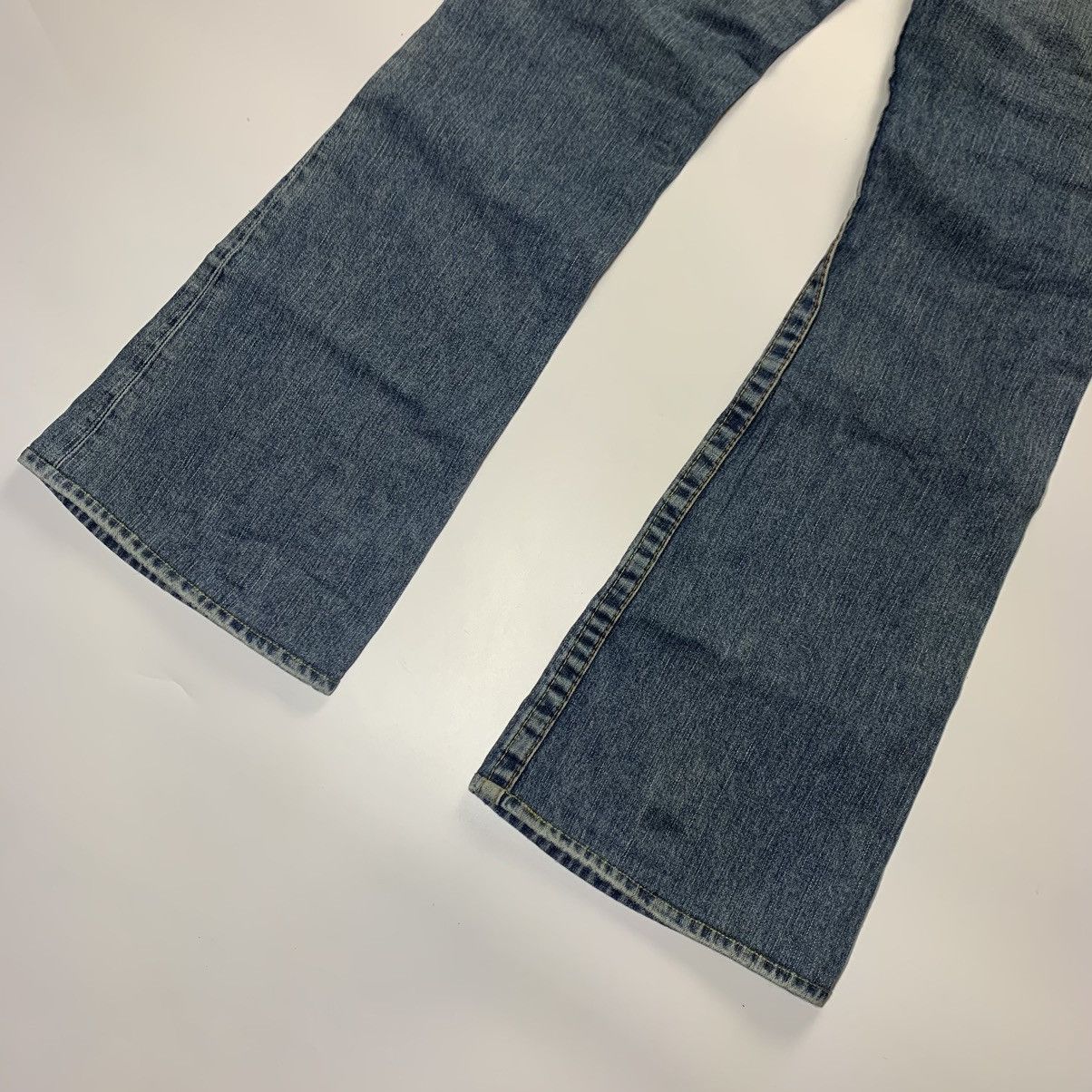 Other TRUE RELIGION FLARE DISTRESSED DENIM JEAN PANT Size US 30 / EU 46 - 4 Thumbnail