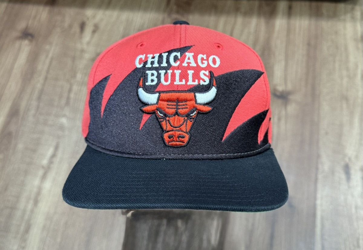 Mitchell & Ness Chicago Bulls Shark Tooth Mitchell and Ness Snapback Size ONE SIZE - 1 Thumbnail