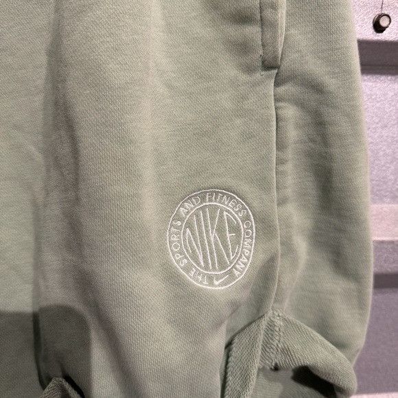 Nike Nike Sage Green Athletic Shorts Sz Large L Size 30" / US 8 / IT 44 - 4 Thumbnail
