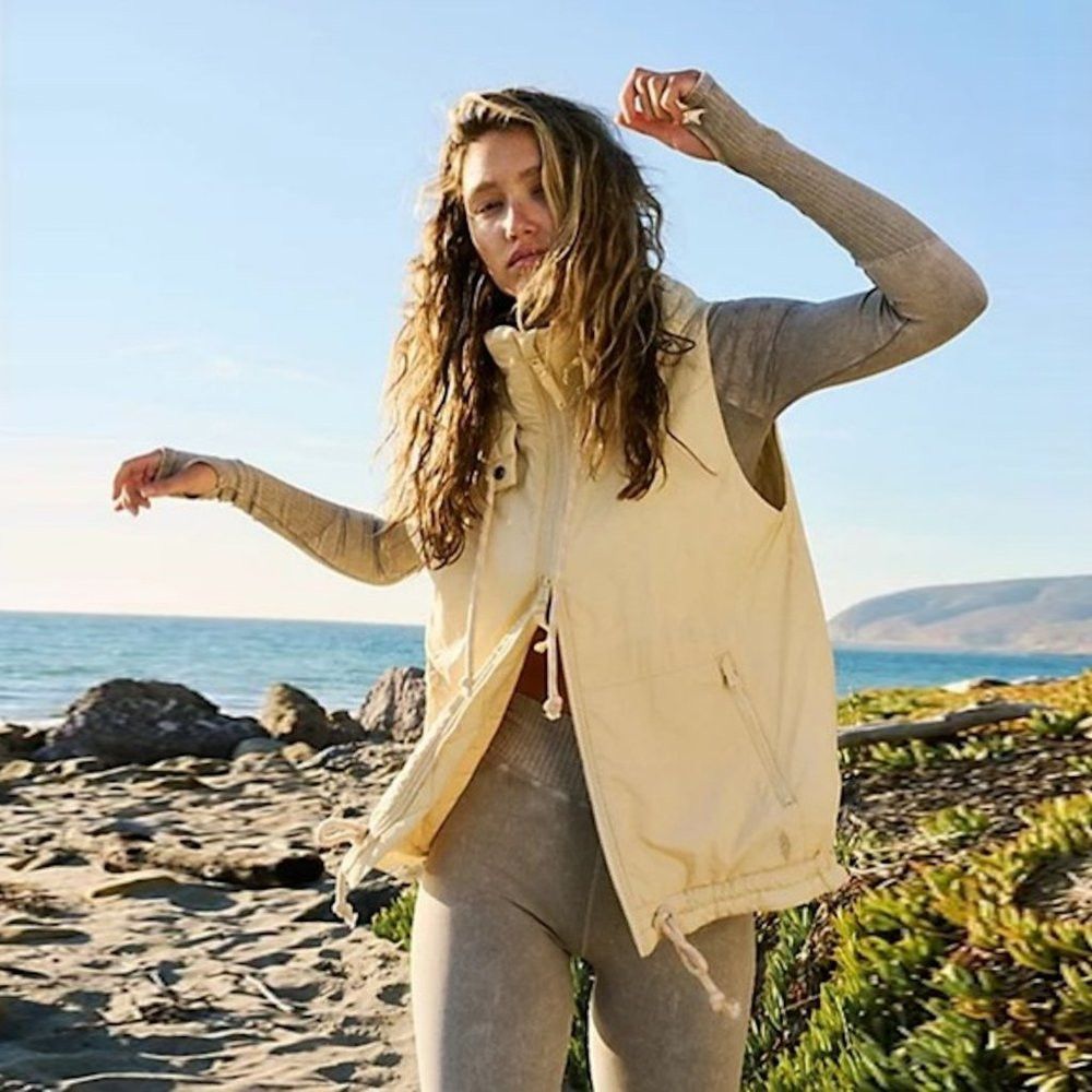 Free People New Free People Care FP Round & Round Recycled Puffer Vest Size XS / US 0-2 / IT 36-38 - 1 Thumbnail
