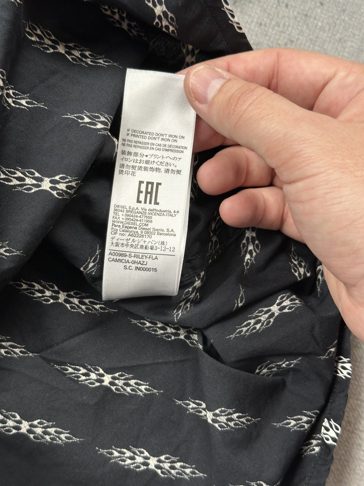 Diesel Diesel All Over Flames Print Button Up Shirt Black White Size US XL / EU 56 / 4 - 11 Thumbnail