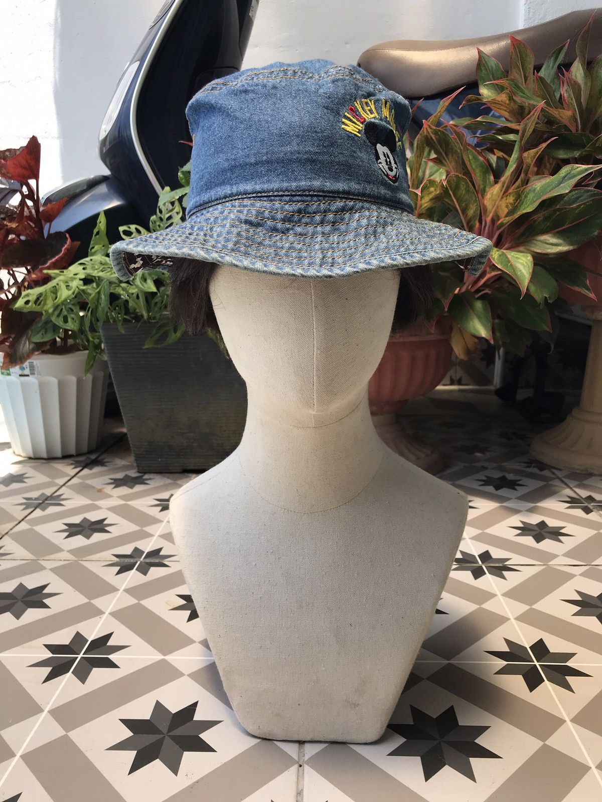 Disney × Japanese Brand ( YOUTH ) MICKEY MOUSE BUCKET HAT CAP HAT BY TOKYO DISNEY Size ONE SIZE - 12 Thumbnail