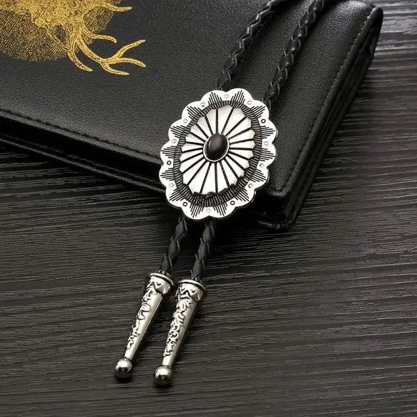 Cowboy Equipment Natsumi x Yuk Vintage Turquoise Leaf Pendant Bolo Tie Size ONE SIZE - 2 Thumbnail