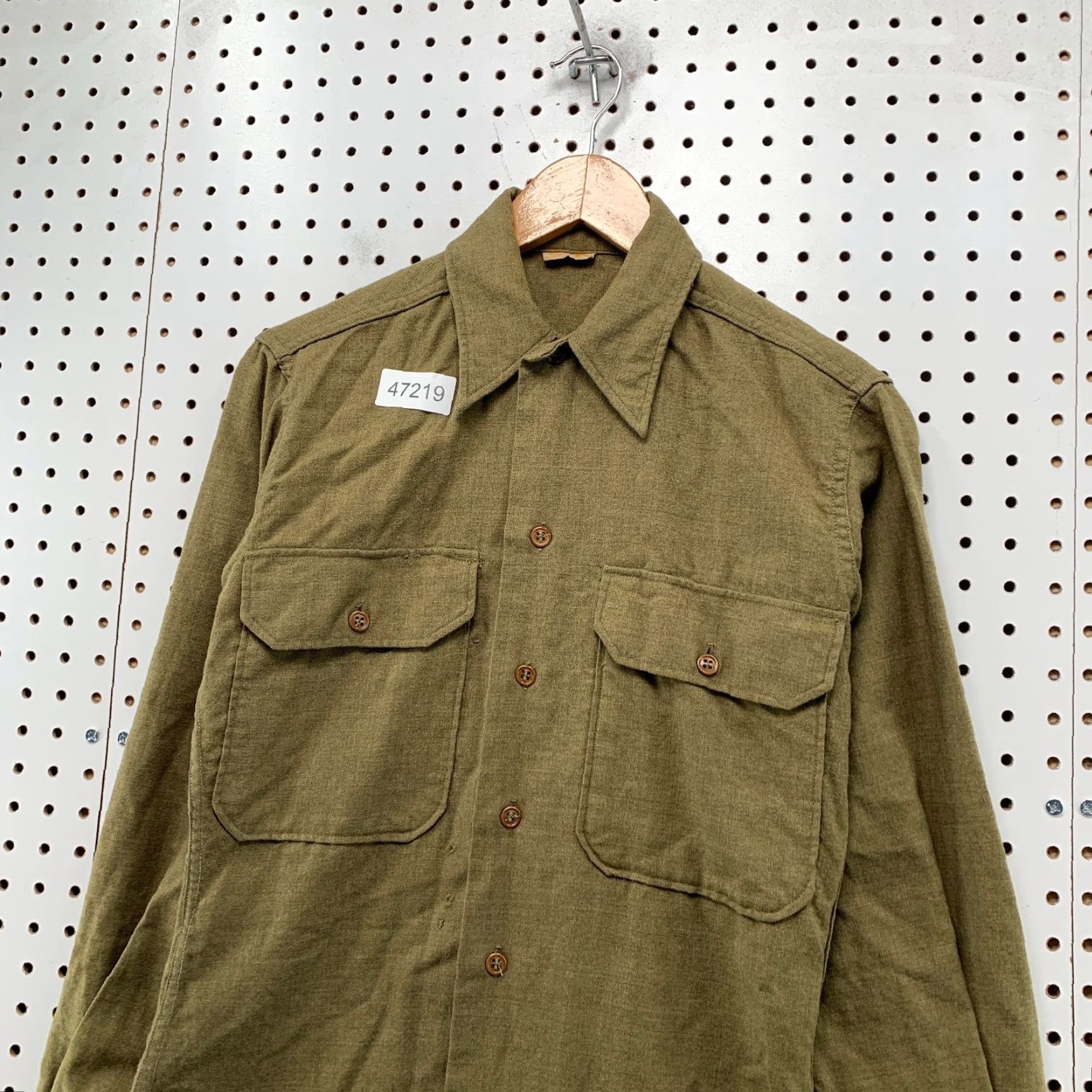 Olive VINTAGE WWII Army Wool Button Shirt Mens 14/32 Fits Mens Small Olive Green Shirt Mens XS Green Army 1940s Size US XS / EU 42 / 0 - 6 Thumbnail
