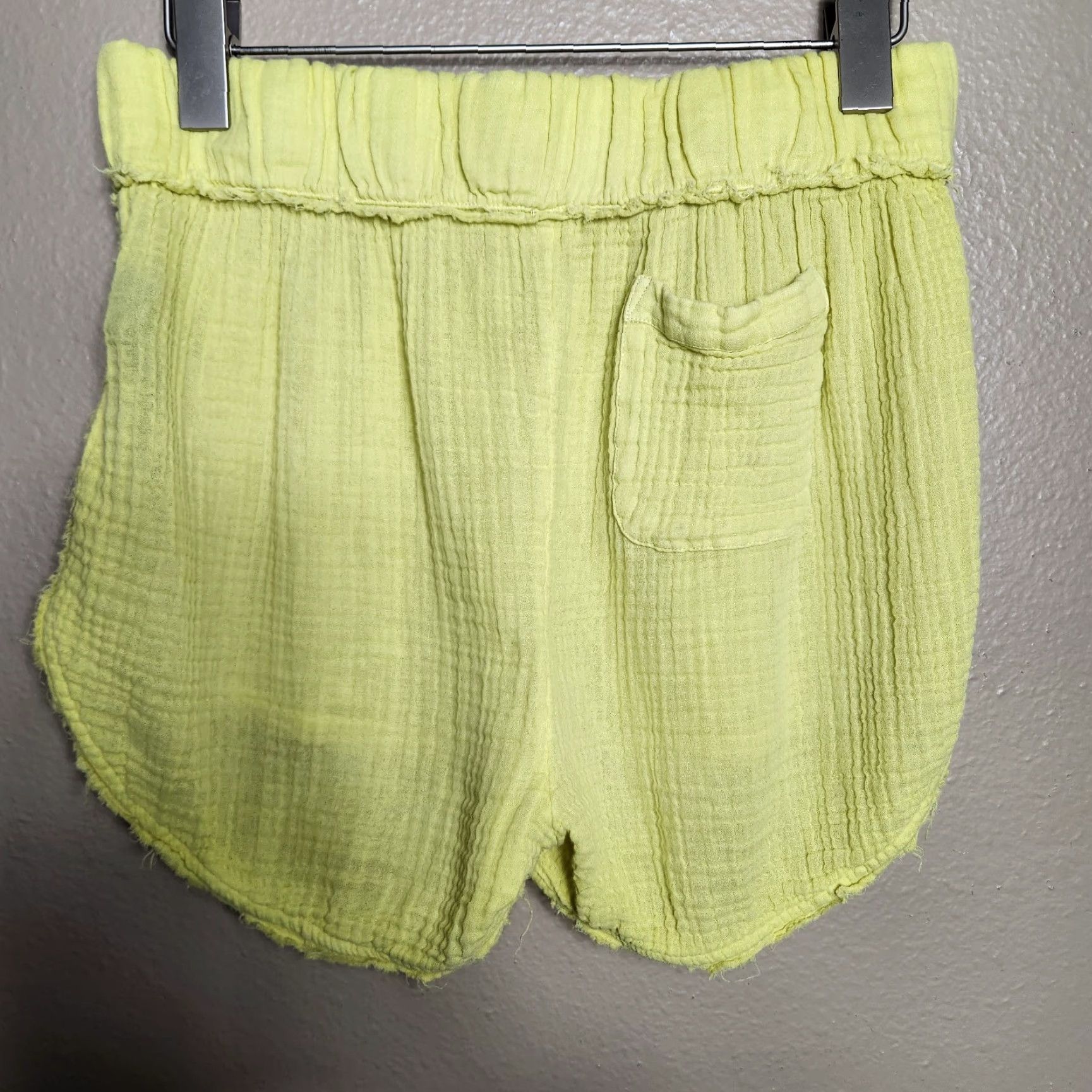 Anthropologie Anthropologie Daily Practice Butter Yellow Gauzy Beach Shorts XS Size 26" / US 2 / IT 38 - 4 Thumbnail