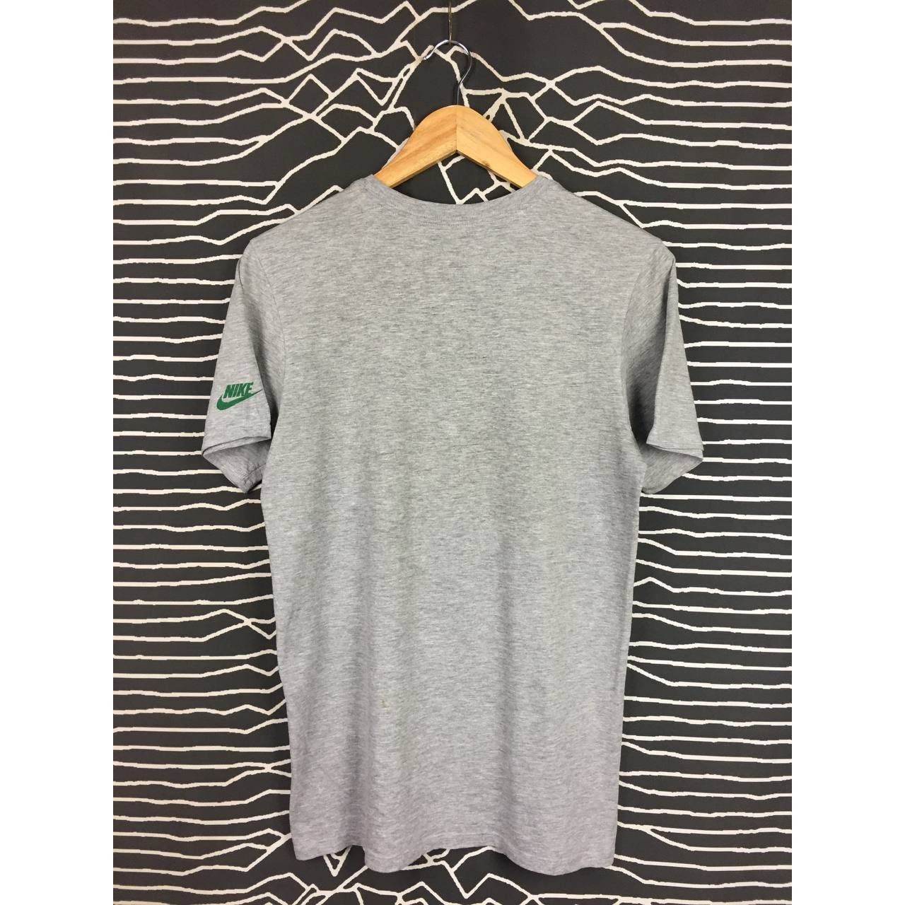 NFL × Nike × Vintage Nike NFL Official Team Apparel Philadelphia Eagles Tee Size US S / EU 44-46 / 1 - 8 Thumbnail