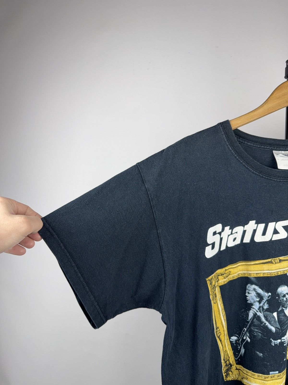 Band Tees 00s Vntg Status Quo Band Graphic T-Shirt Gildan Black Size L Size US L / EU 52-54 / 3 - 4 Thumbnail