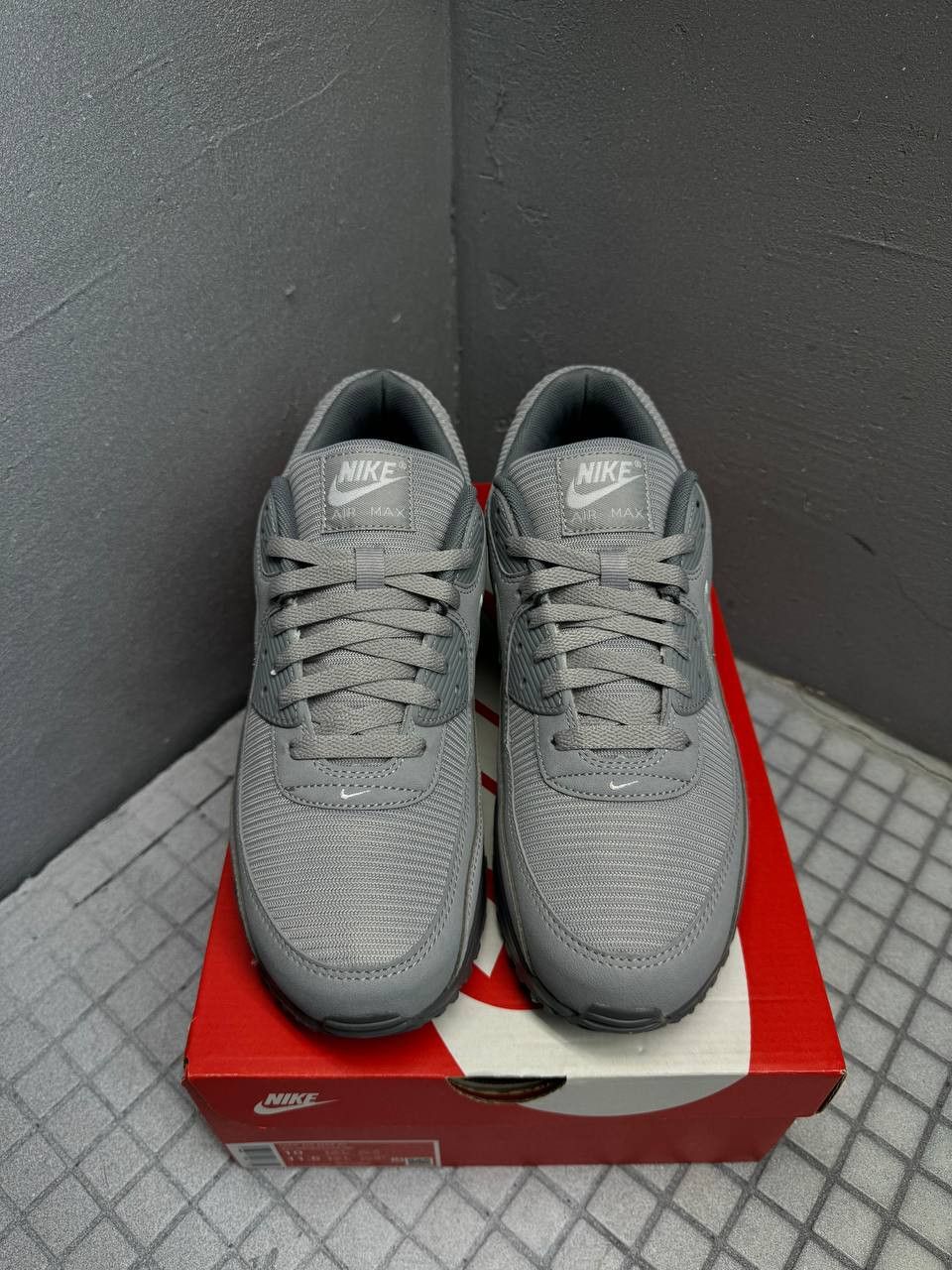 Nike Nike Air Max 90 Size US 11 / EU 44 - 2 Thumbnail
