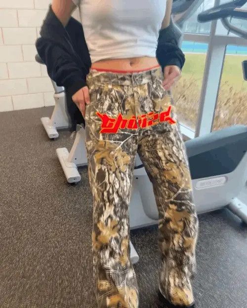 VIBE Embroidery Camo Cargo Pants Size US 32 / EU 48 - 2 Thumbnail