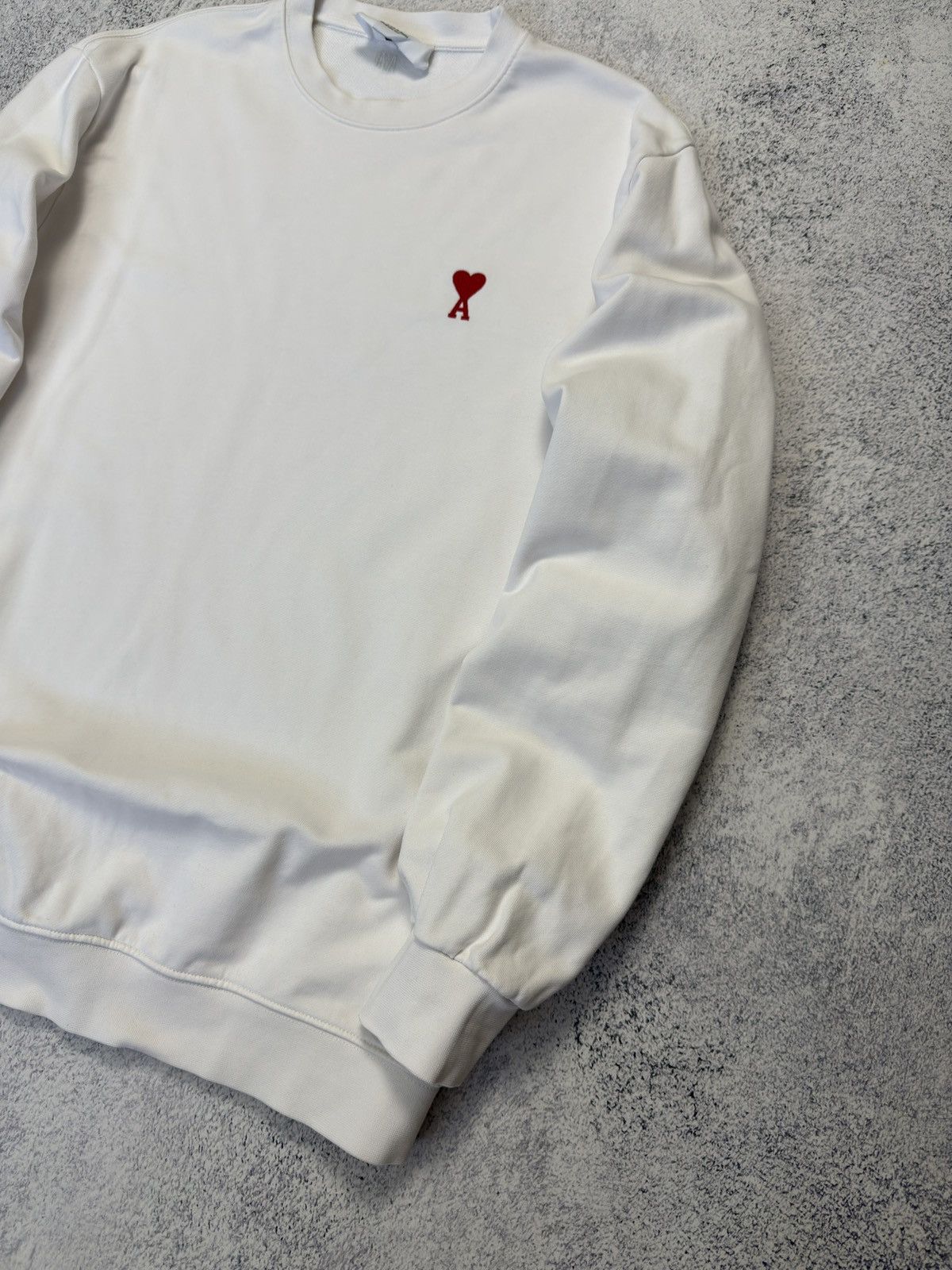 AMI AMI Paris Sweatshirt White Red Heart Logo Crewneck Pullover Size US XL / EU 56 / 4 - 4 Thumbnail